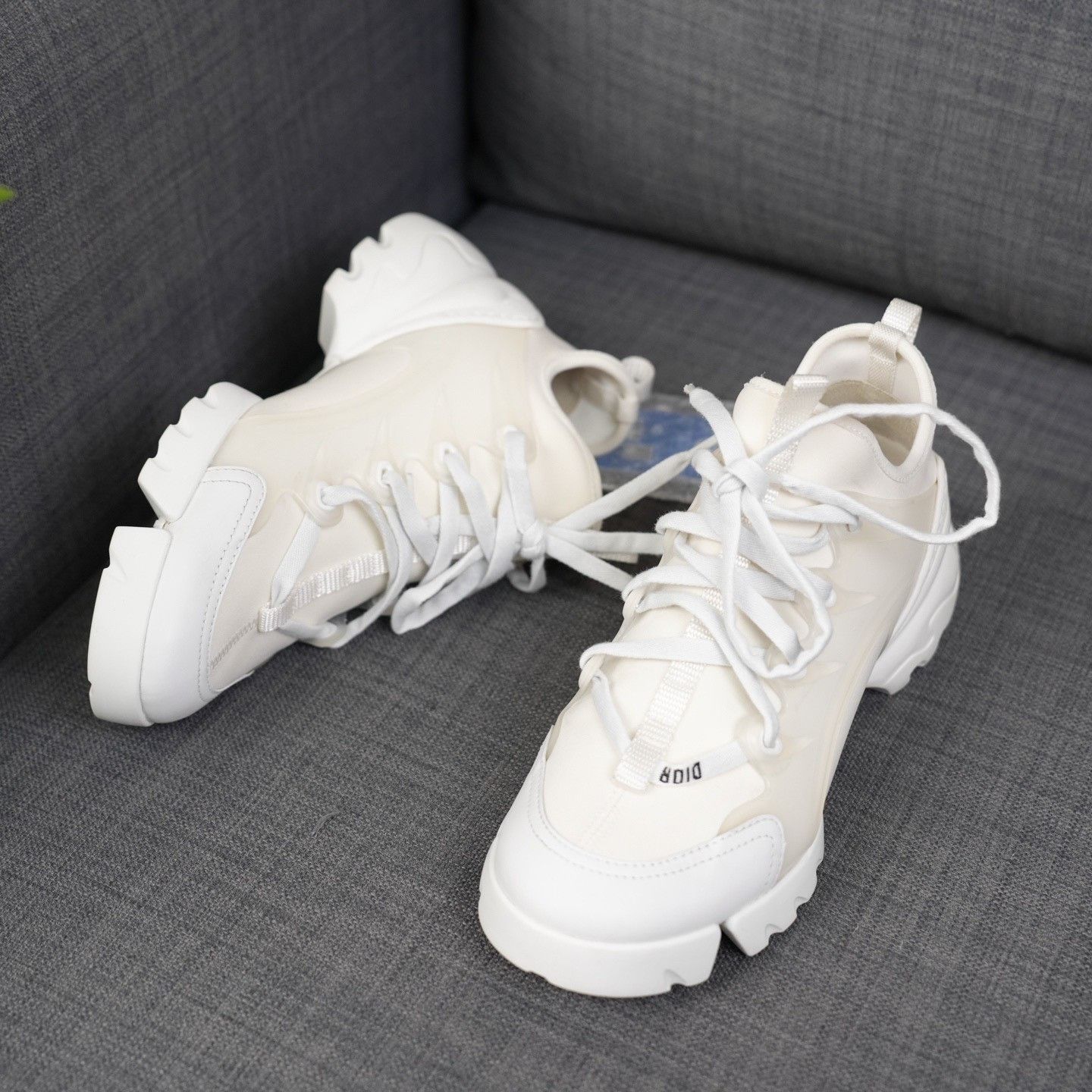 Dior Dior White Lowtop Sneakers us_6 Women Size US 6 / IT 36 - 2 Thumbnail