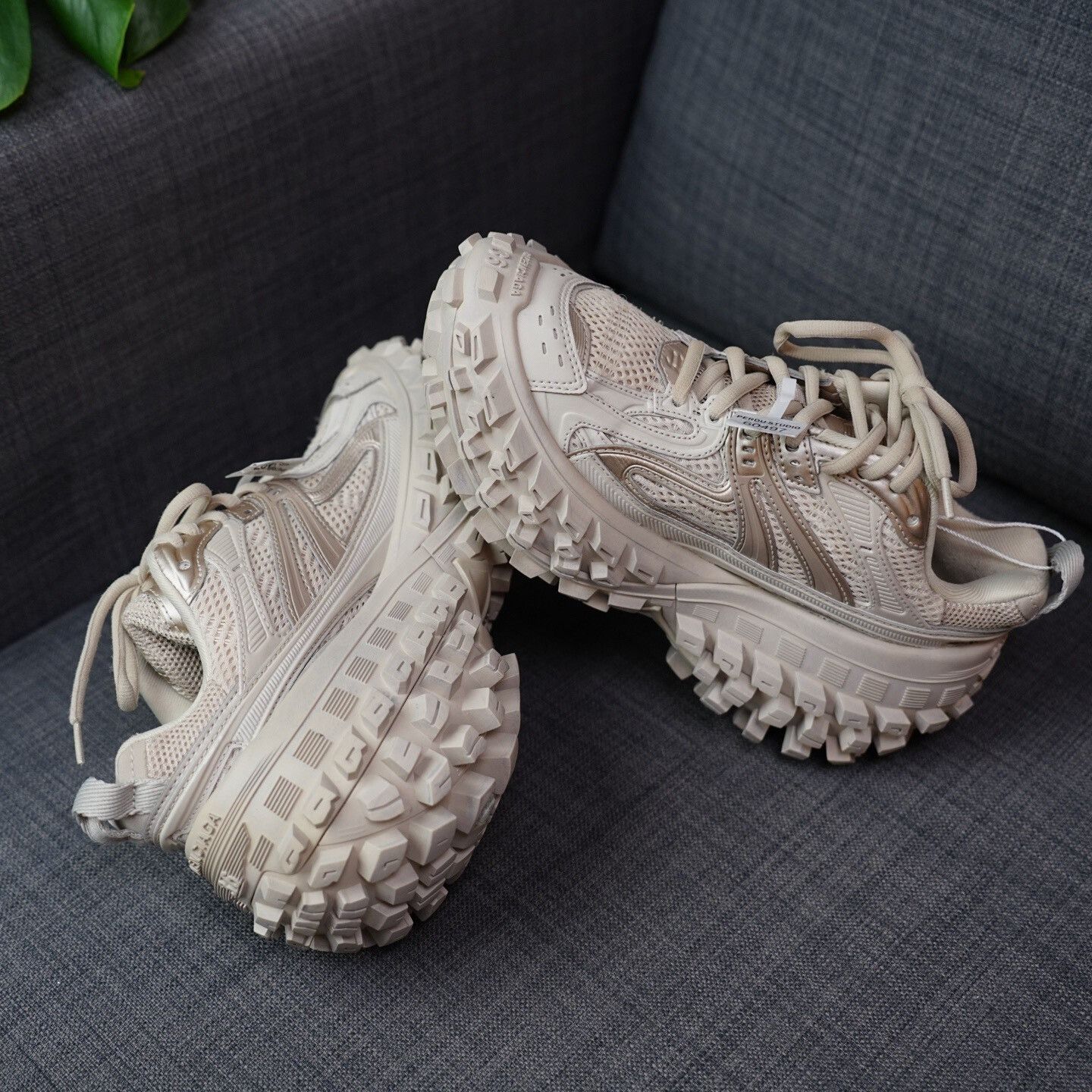 Balenciaga Balenciaga Brown Lowtop Sneakers us_6 Women Size US 6 / IT 36 - 8 Thumbnail