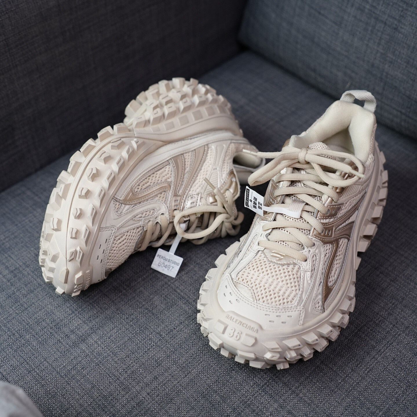 Balenciaga Balenciaga Brown Lowtop Sneakers us_6 Women Size US 6 / IT 36 - 2 Thumbnail