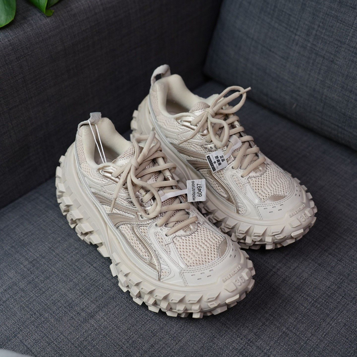 Balenciaga Balenciaga Brown Lowtop Sneakers us_6 Women Size US 6 / IT 36 - 5 Thumbnail