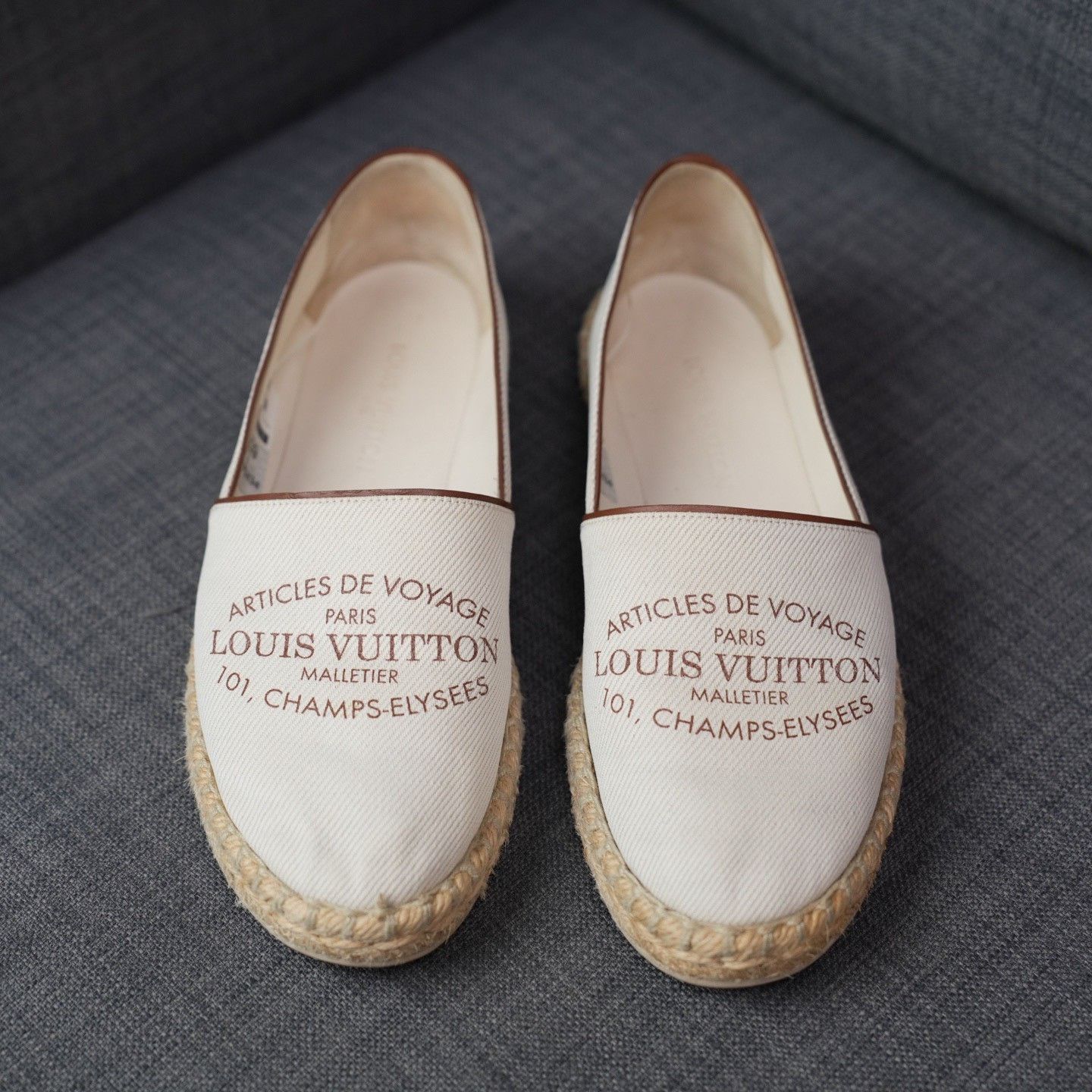 Louis Vuitton Louis Vuitton Beige Lowtop Sneakers us_6 Women Size US 6 / IT 36 - 3 Thumbnail