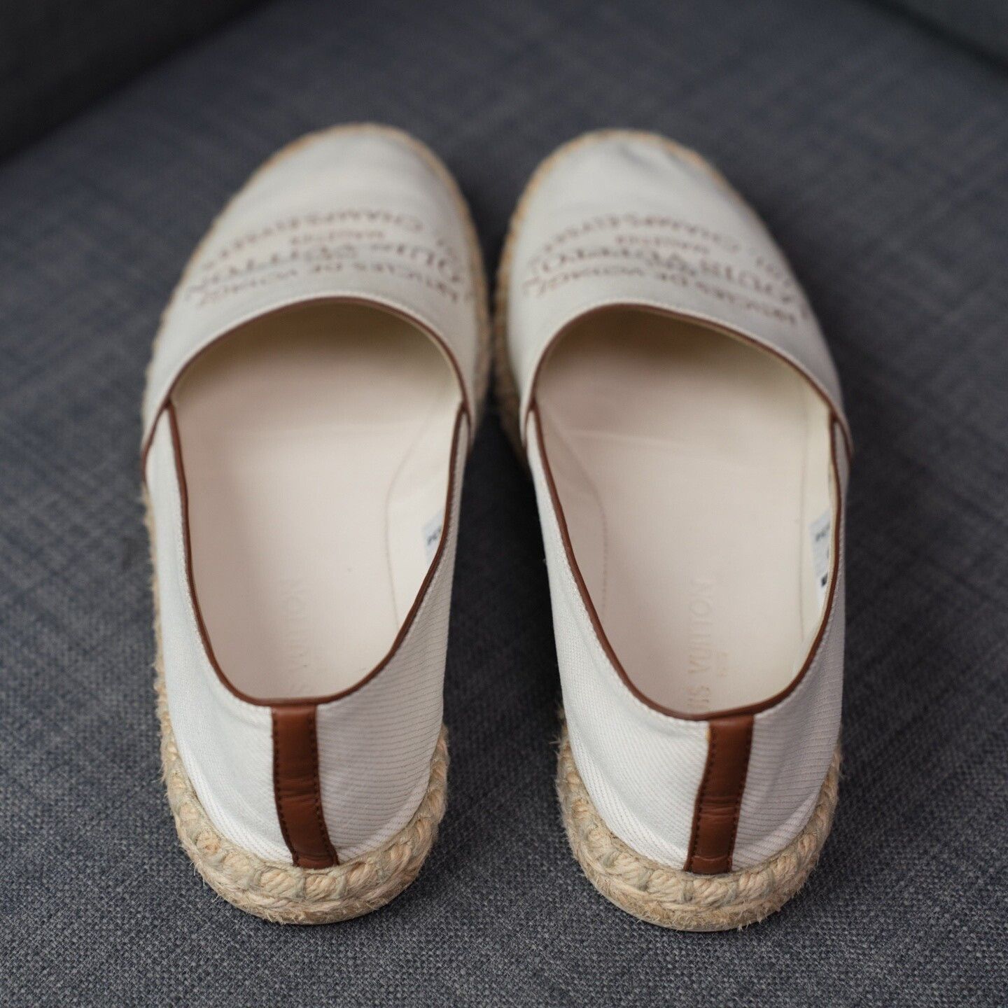 Louis Vuitton Louis Vuitton Beige Lowtop Sneakers us_6 Women Size US 6 / IT 36 - 5 Thumbnail