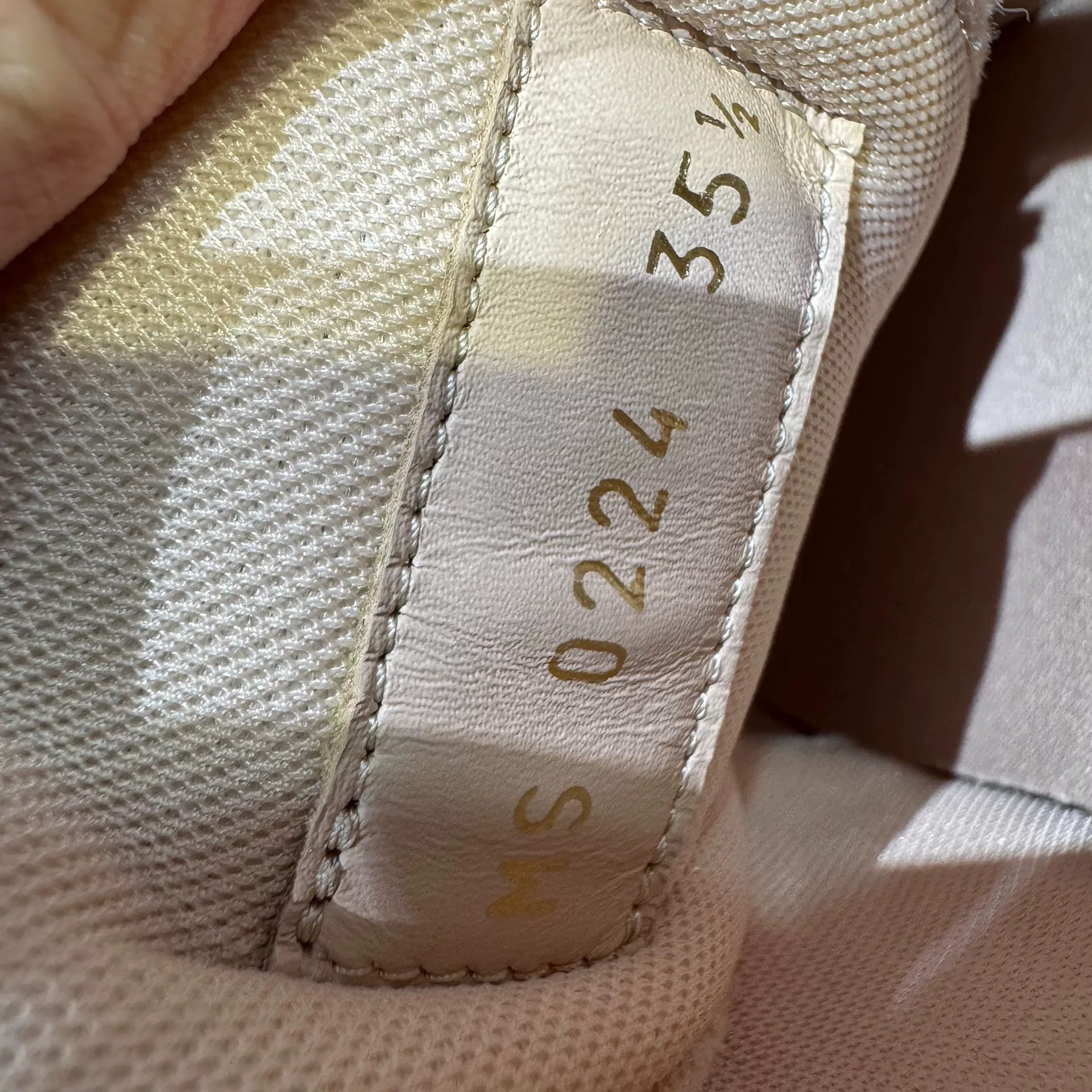 Louis Vuitton Louis Vuitton Training Pink Lowtop Sneakers us_5-5 Women Size US 5.5 / IT 35.5 - 7 Thumbnail