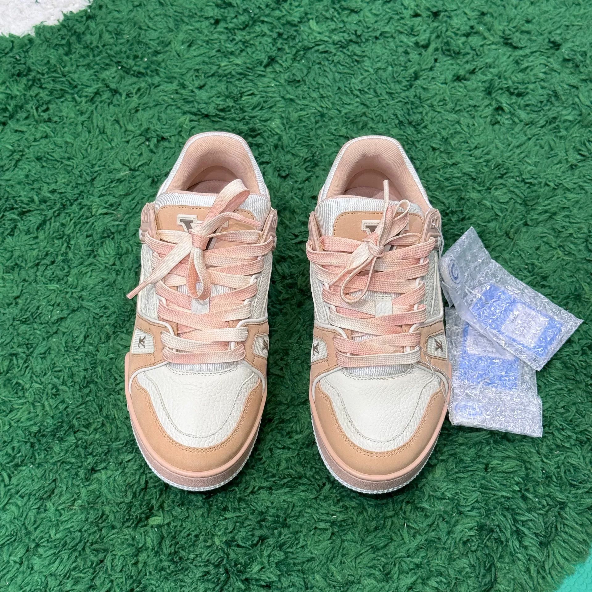 Louis Vuitton Louis Vuitton Training Pink Lowtop Sneakers us_5-5 Women Size US 5.5 / IT 35.5 - 4 Thumbnail