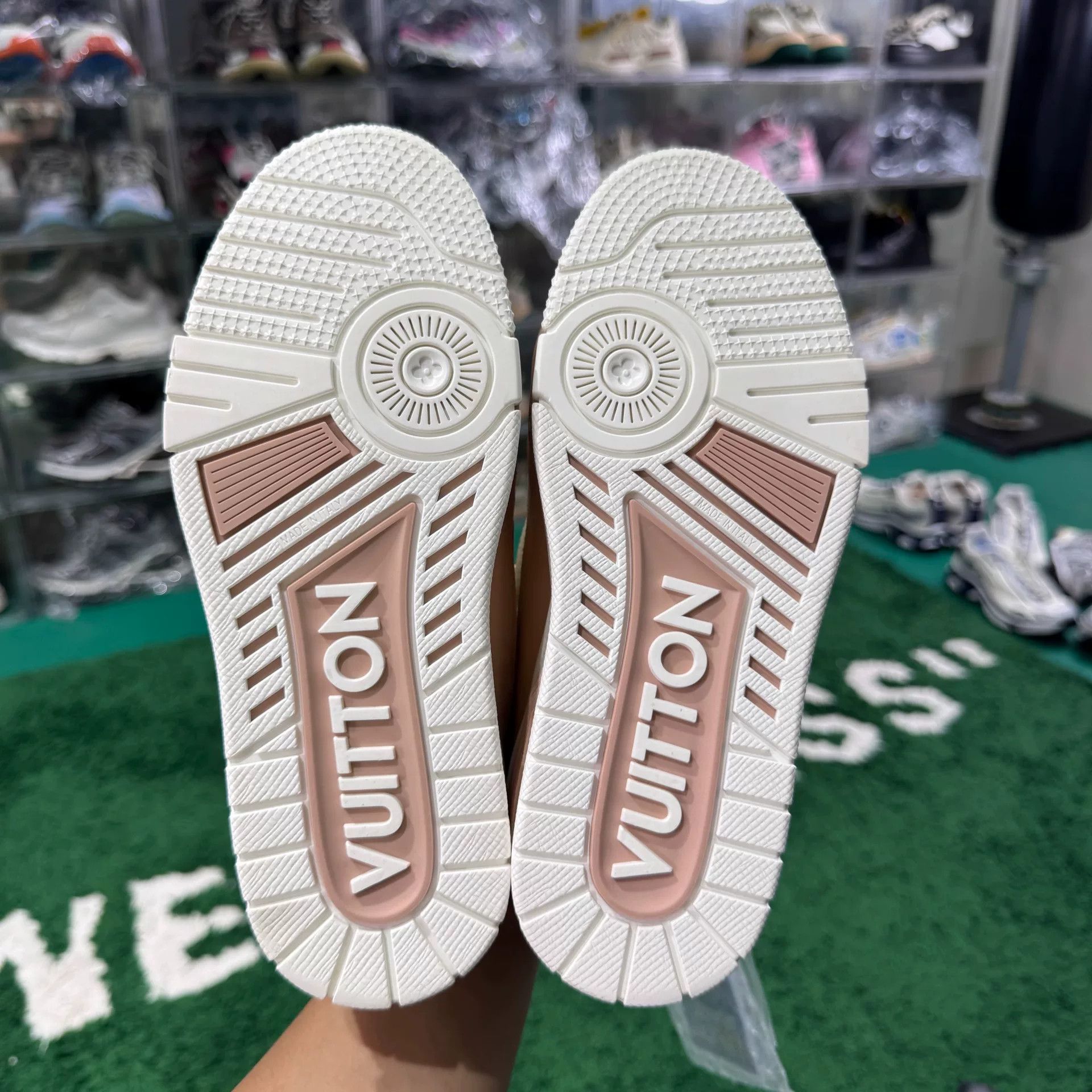 Louis Vuitton Louis Vuitton Training Pink Lowtop Sneakers us_5-5 Women Size US 5.5 / IT 35.5 - 6 Thumbnail