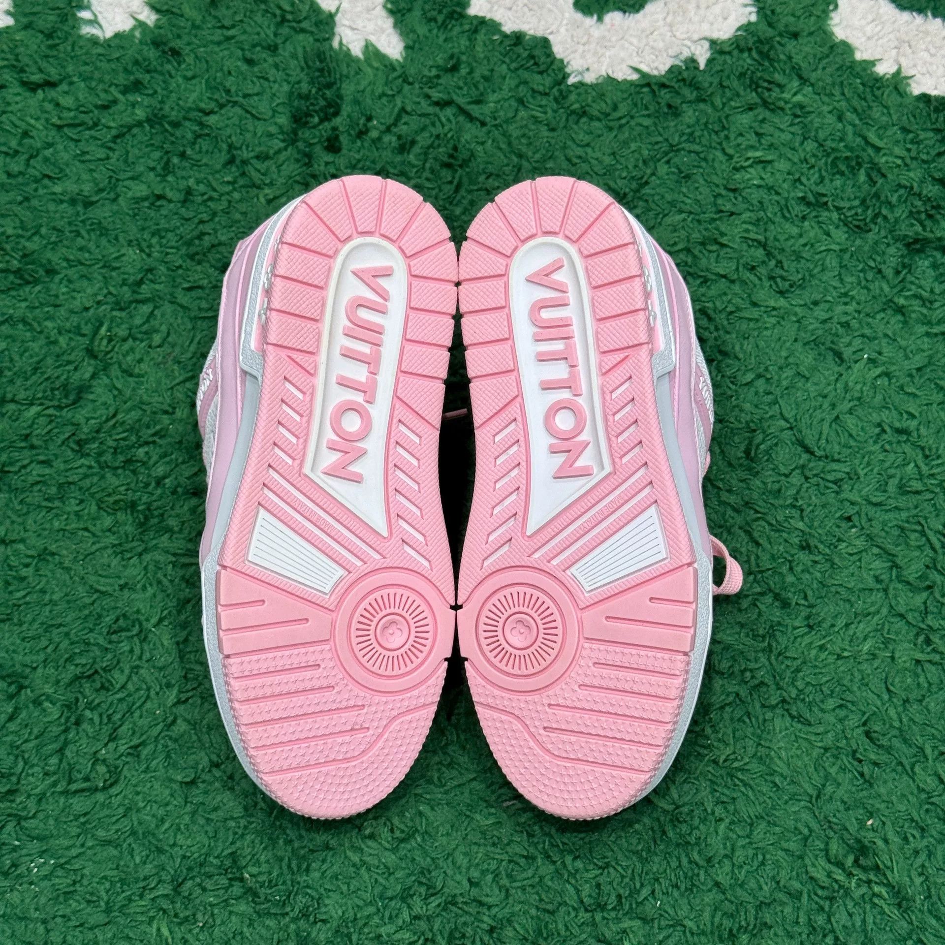 Louis Vuitton Louis Vuitton Training Pink Lowtop Sneakers us_5-5 Women Size US 5.5 / IT 35.5 - 8 Thumbnail