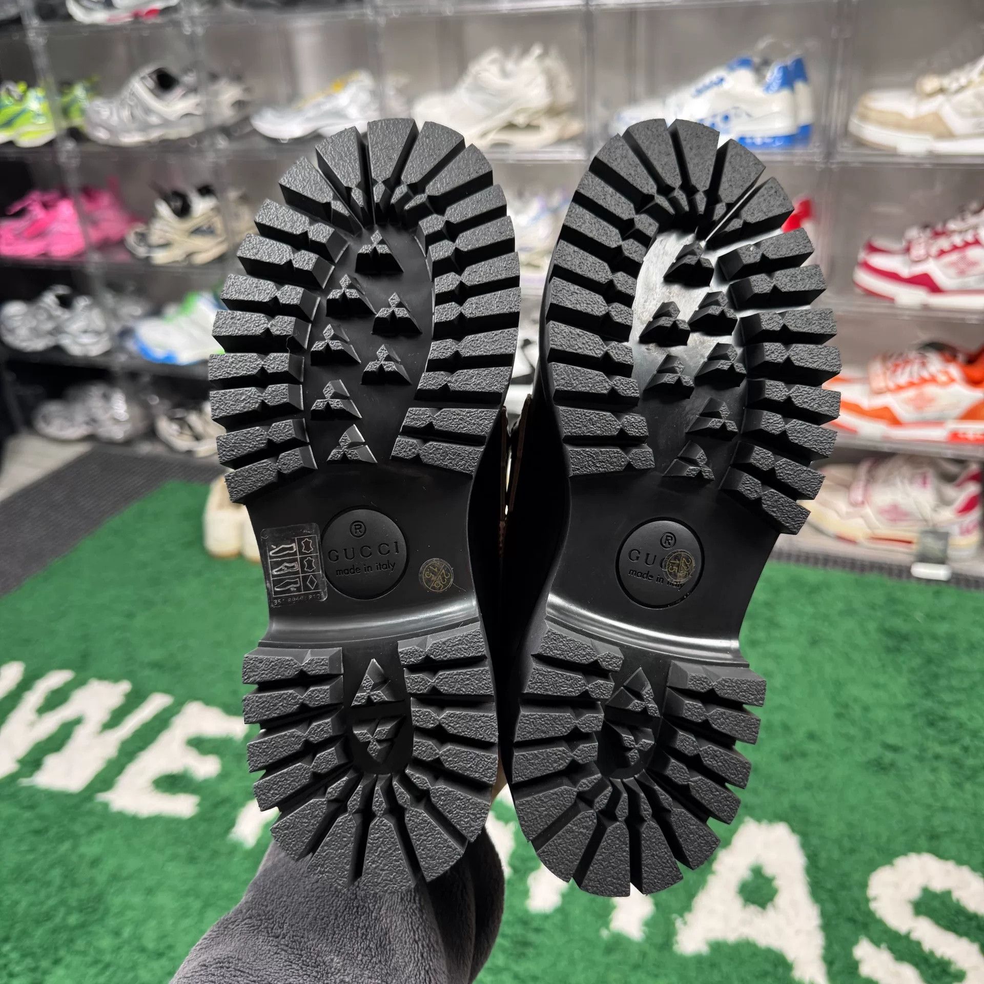Gucci Gucci Black Lowtop Sneakers us_5-5 Women Size US 5.5 / IT 35.5 - 8 Thumbnail