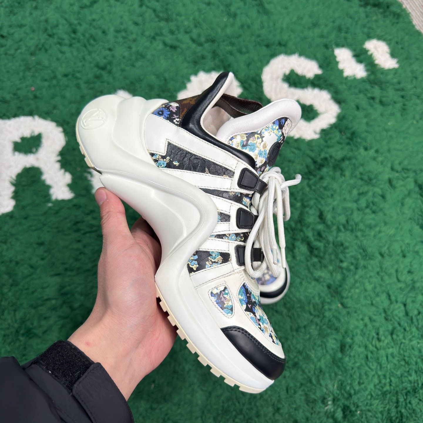 Louis Vuitton Louis Vuitton Floral Blue Lowtop Sneakers us_5-5 Women Size US 5.5 / IT 35.5 - 4 Thumbnail