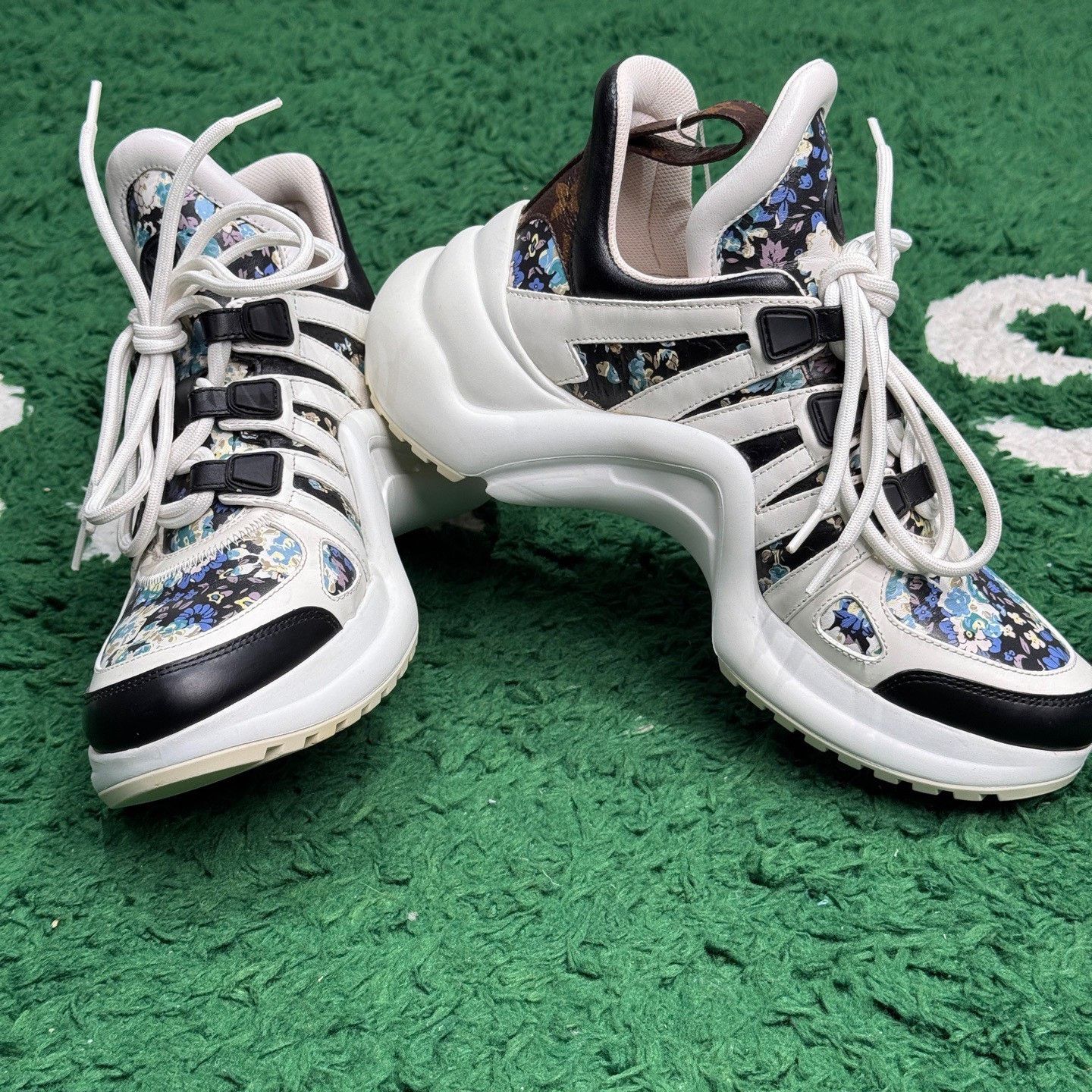 Louis Vuitton Louis Vuitton Floral Blue Lowtop Sneakers us_5-5 Women Size US 5.5 / IT 35.5 - 5 Thumbnail