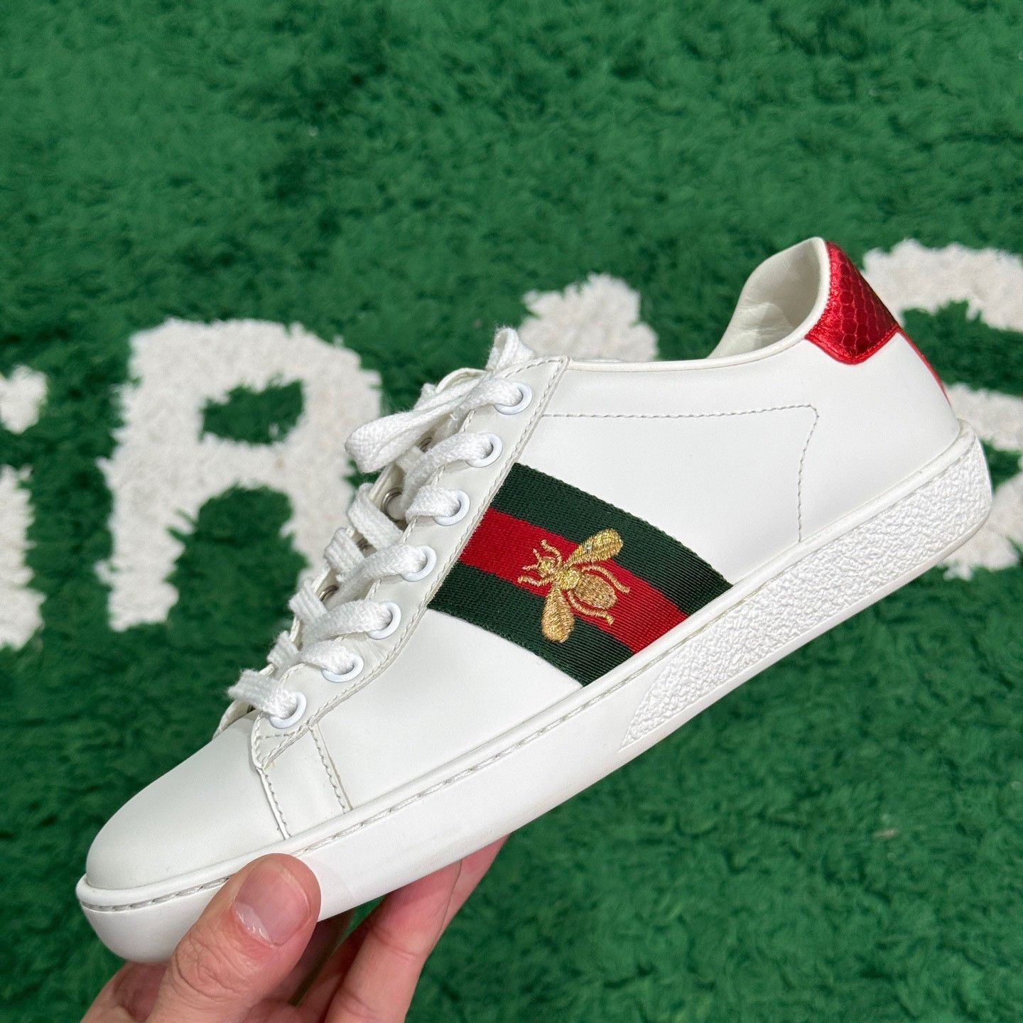 Gucci Gucci White Lowtop Sneakers us_5 Women Size US 5 / IT 35 - 2 Thumbnail