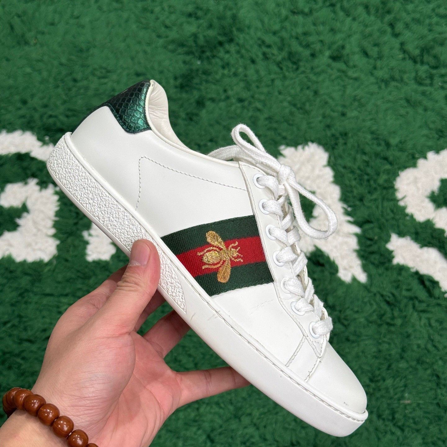 Gucci Gucci White Lowtop Sneakers us_5 Women Size US 5 / IT 35 - 4 Thumbnail
