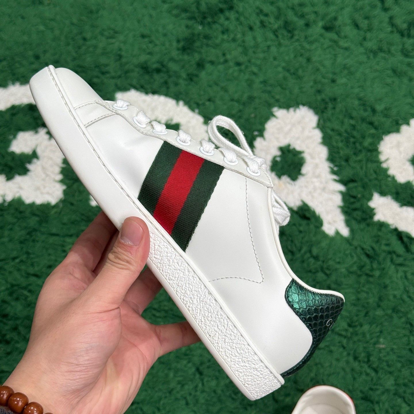 Gucci Gucci White Lowtop Sneakers us_5 Women Size US 5 / IT 35 - 5 Thumbnail
