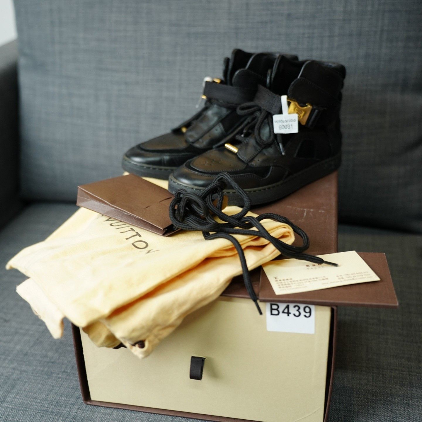 Louis Vuitton Louis Vuitton Black Hitop Sneakers us_5 Women Size US 5 / IT 35 - 8 Thumbnail