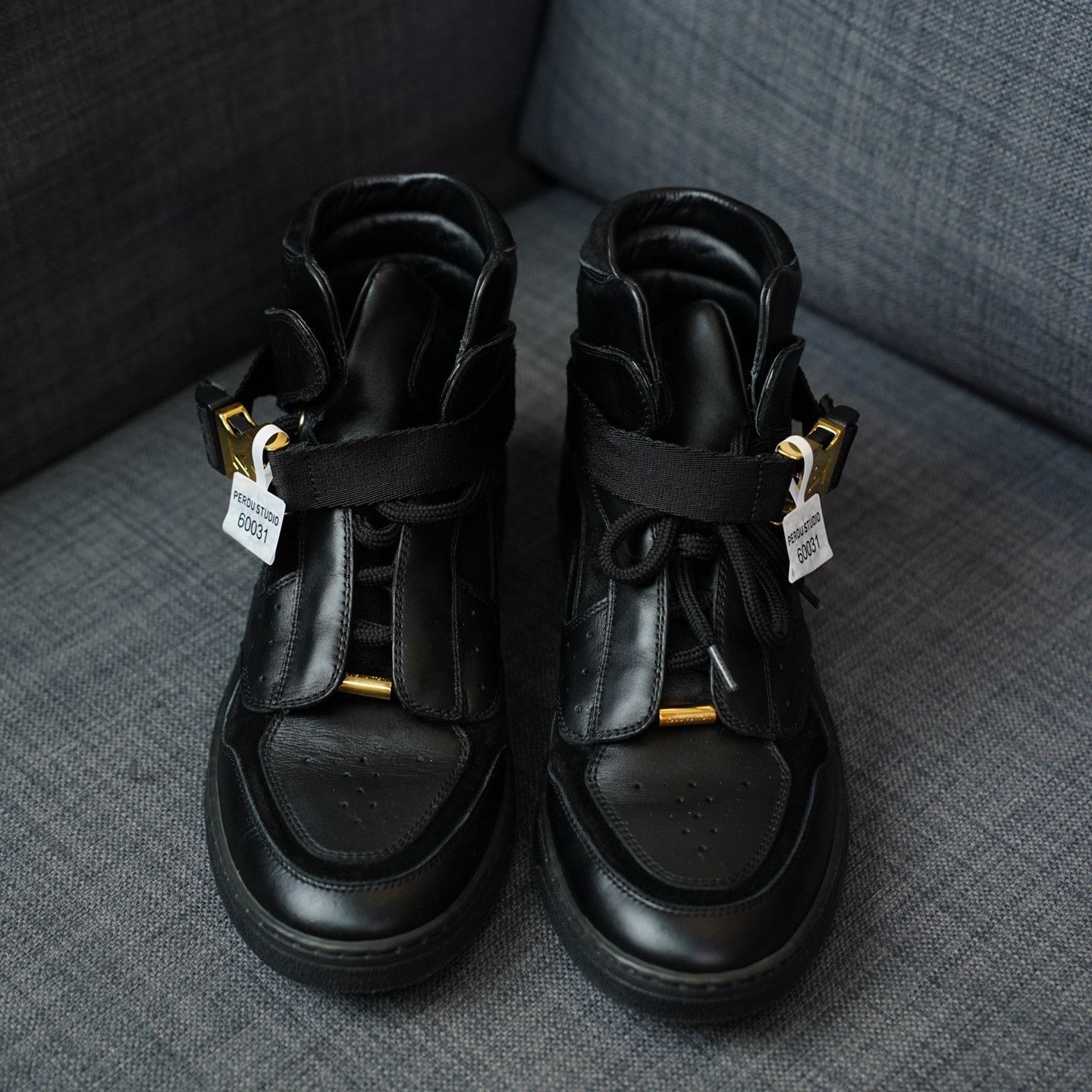 Louis Vuitton Louis Vuitton Black Hitop Sneakers us_5 Women Size US 5 / IT 35 - 4 Thumbnail