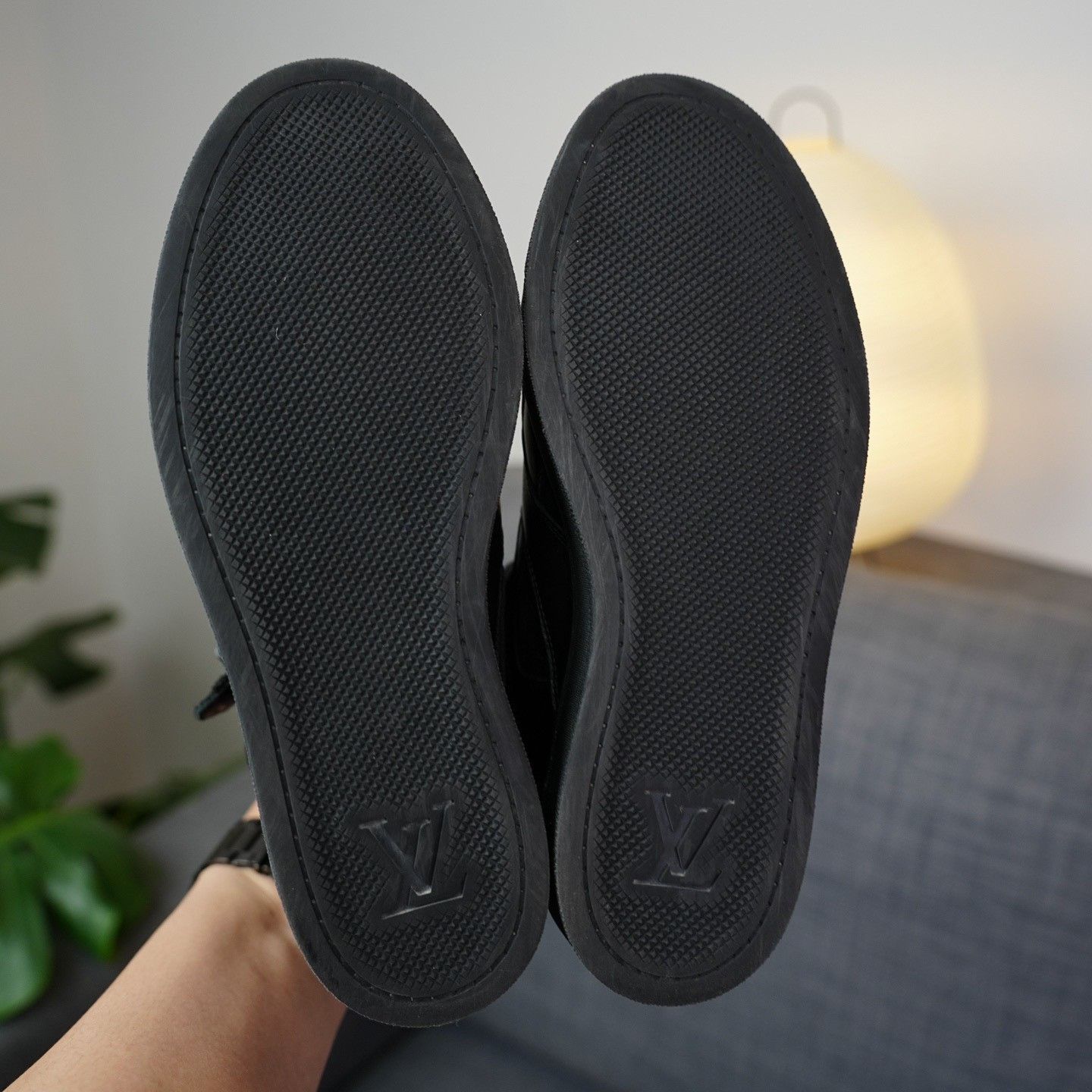 Louis Vuitton Louis Vuitton Black Hitop Sneakers us_5 Women Size US 5 / IT 35 - 9 Thumbnail