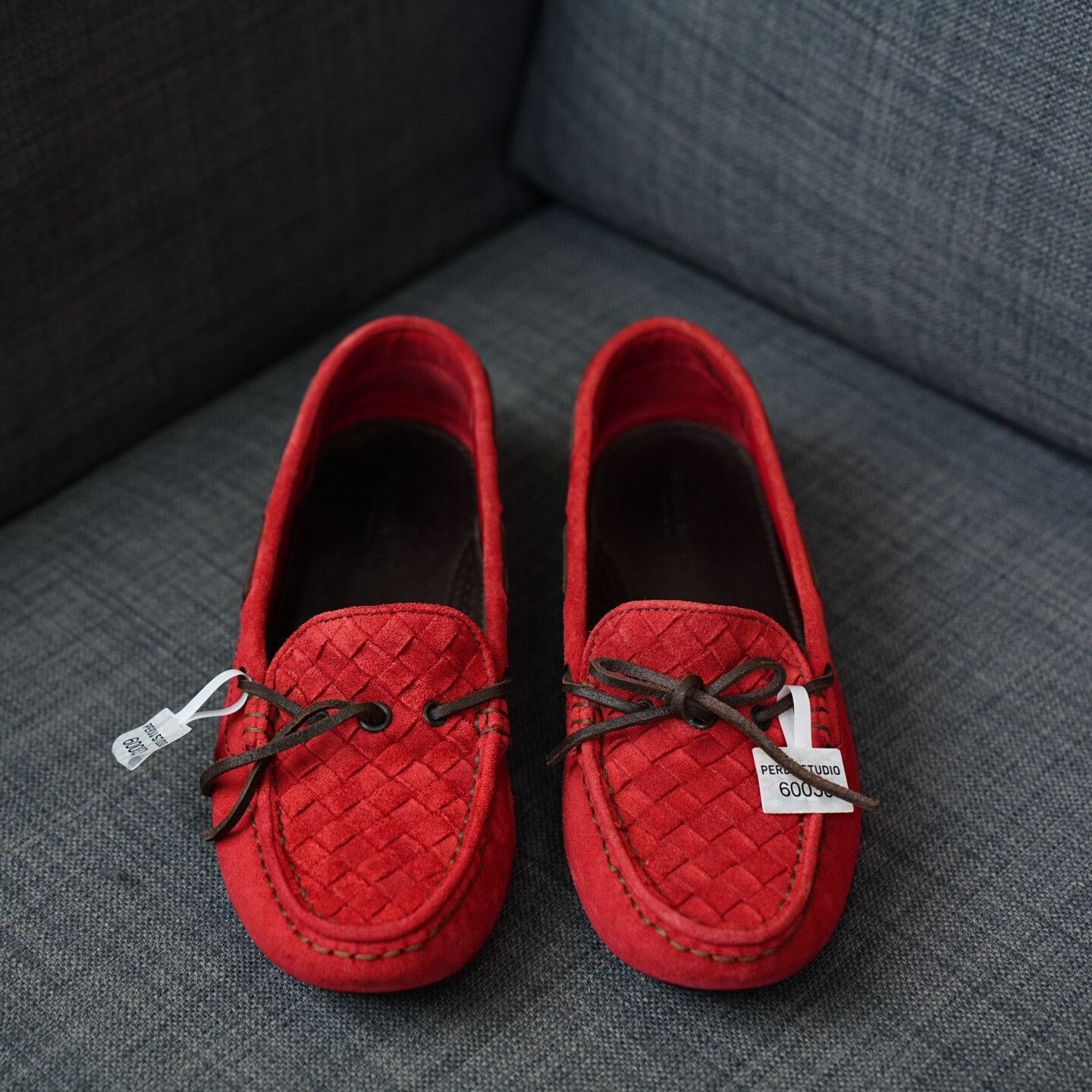 Bottega Veneta Bottega Veneta Red Lowtop Sneakers us_5 Women Size US 5 / IT 35 - 4 Thumbnail