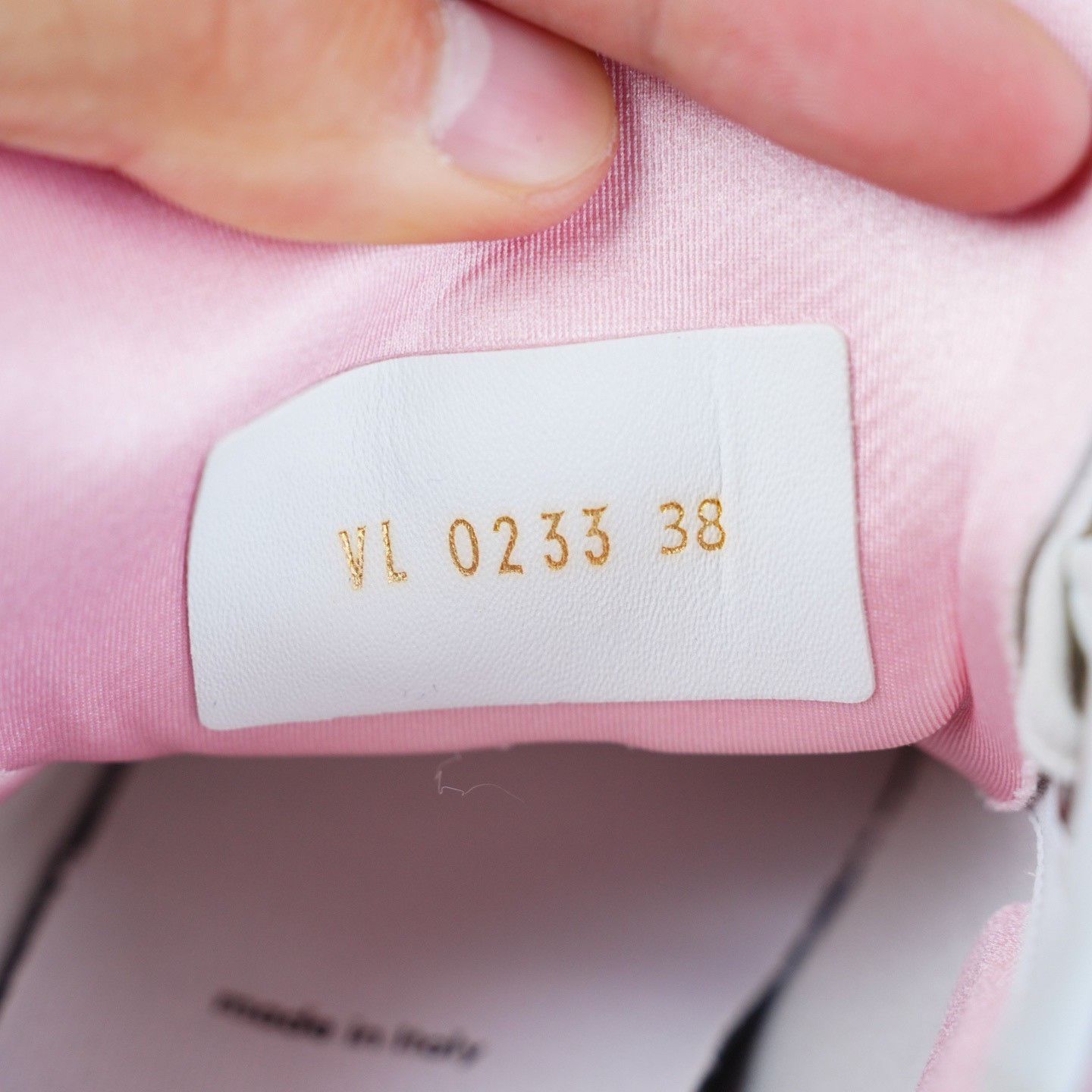 Louis Vuitton Louis Vuitton Casual Pink Lowtop Sneakers us_8 Women Size US 8 / IT 38 - 7 Thumbnail