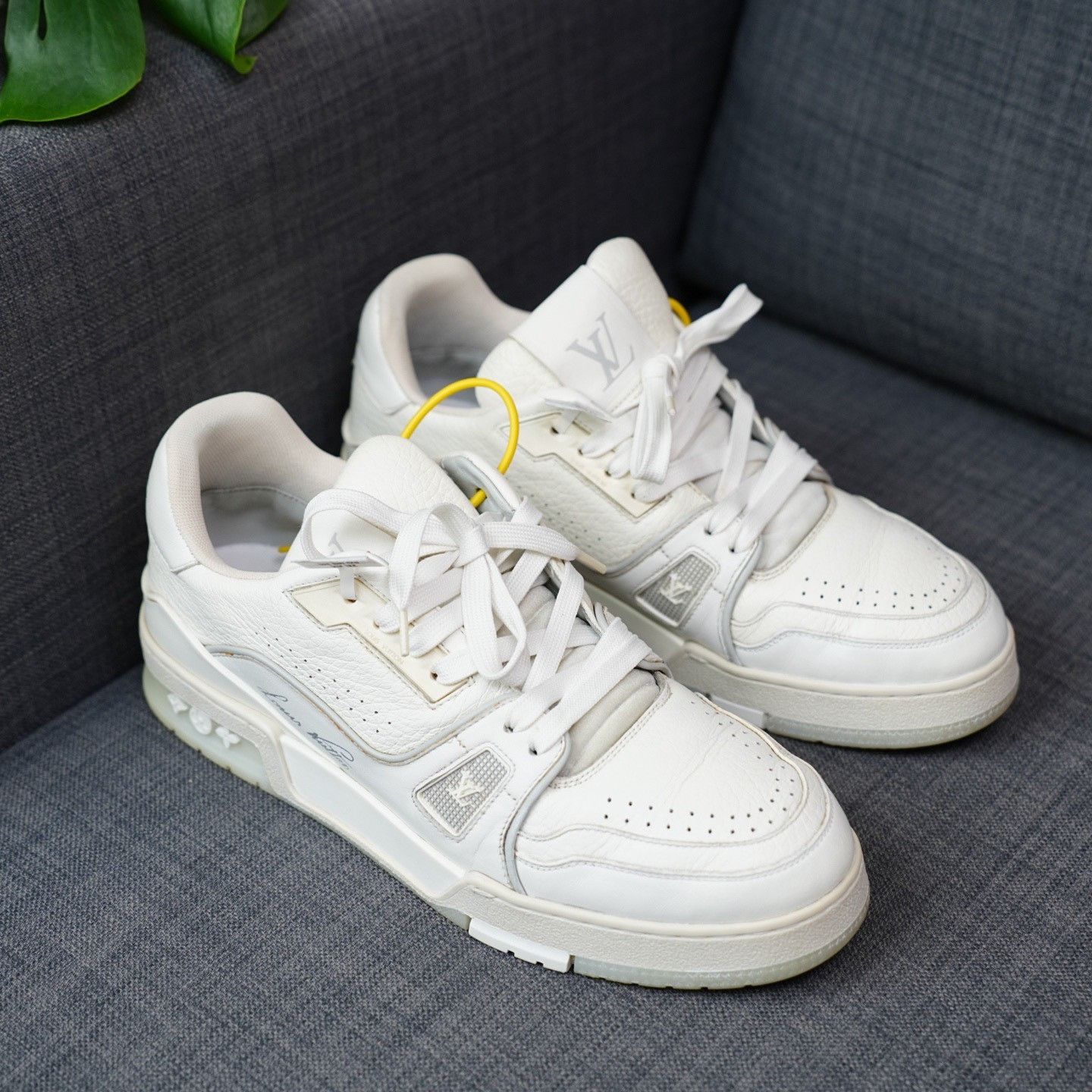 Louis Vuitton Louis Vuitton Training White Lowtop Sneakers 8 Men Size US 8 / EU 41 - 5 Thumbnail