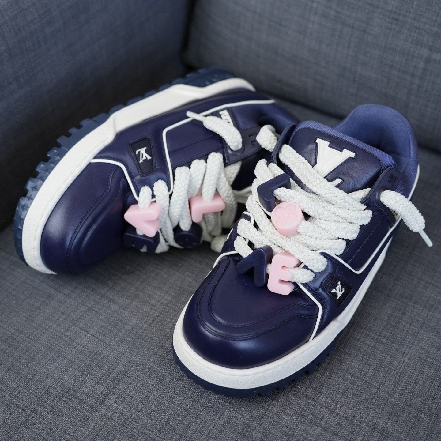 Louis Vuitton Louis Vuitton Training Blue Lowtop Sneakers 9 Men Size US 9 / EU 42 - 2 Thumbnail