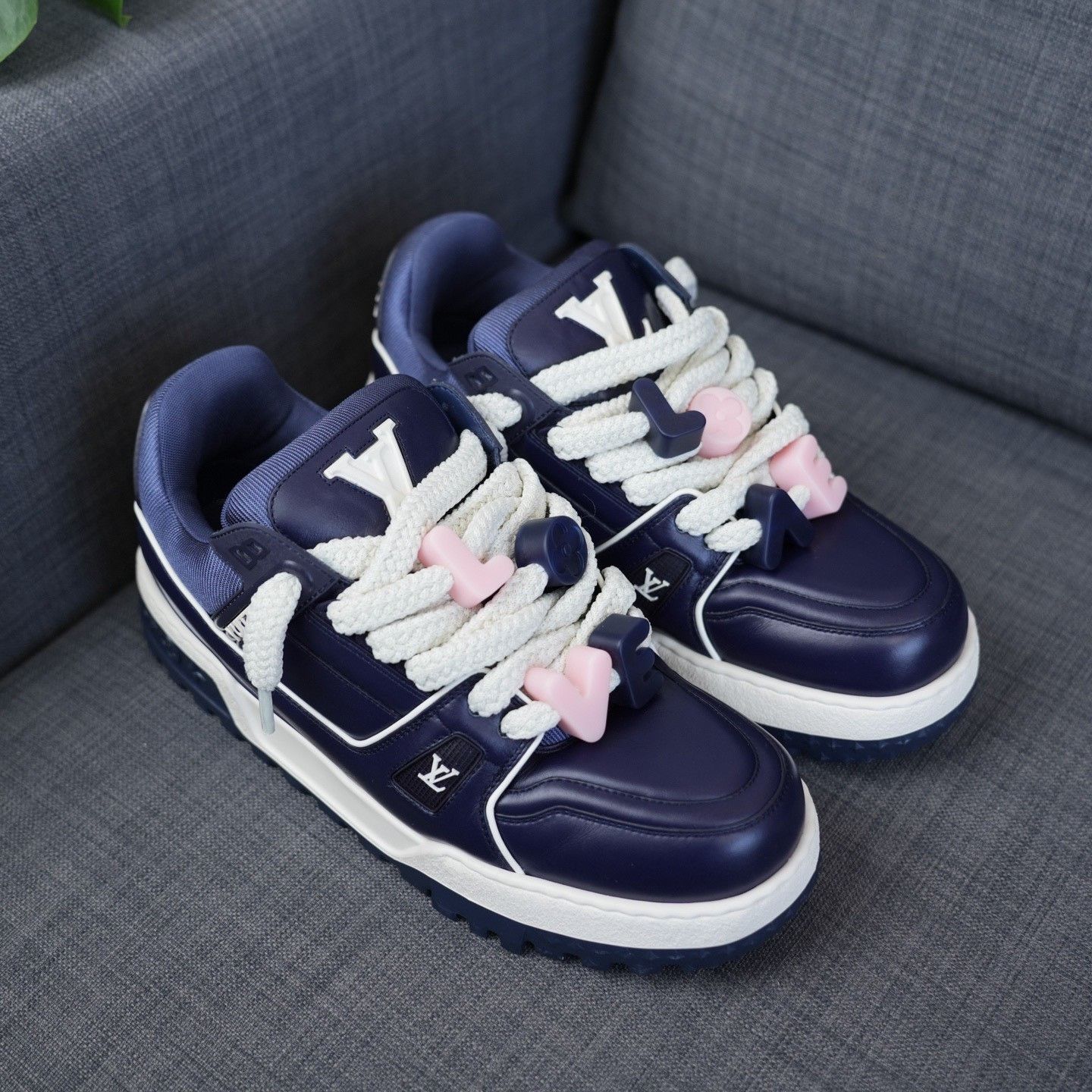Louis Vuitton Louis Vuitton Training Blue Lowtop Sneakers 9 Men Size US 9 / EU 42 - 5 Thumbnail