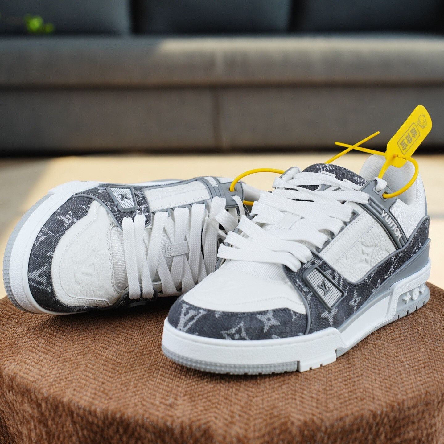 Louis Vuitton Louis Vuitton Training White Lowtop Sneakers 7.5 Men Size US 7.5 / EU 40-41 - 2 Thumbnail