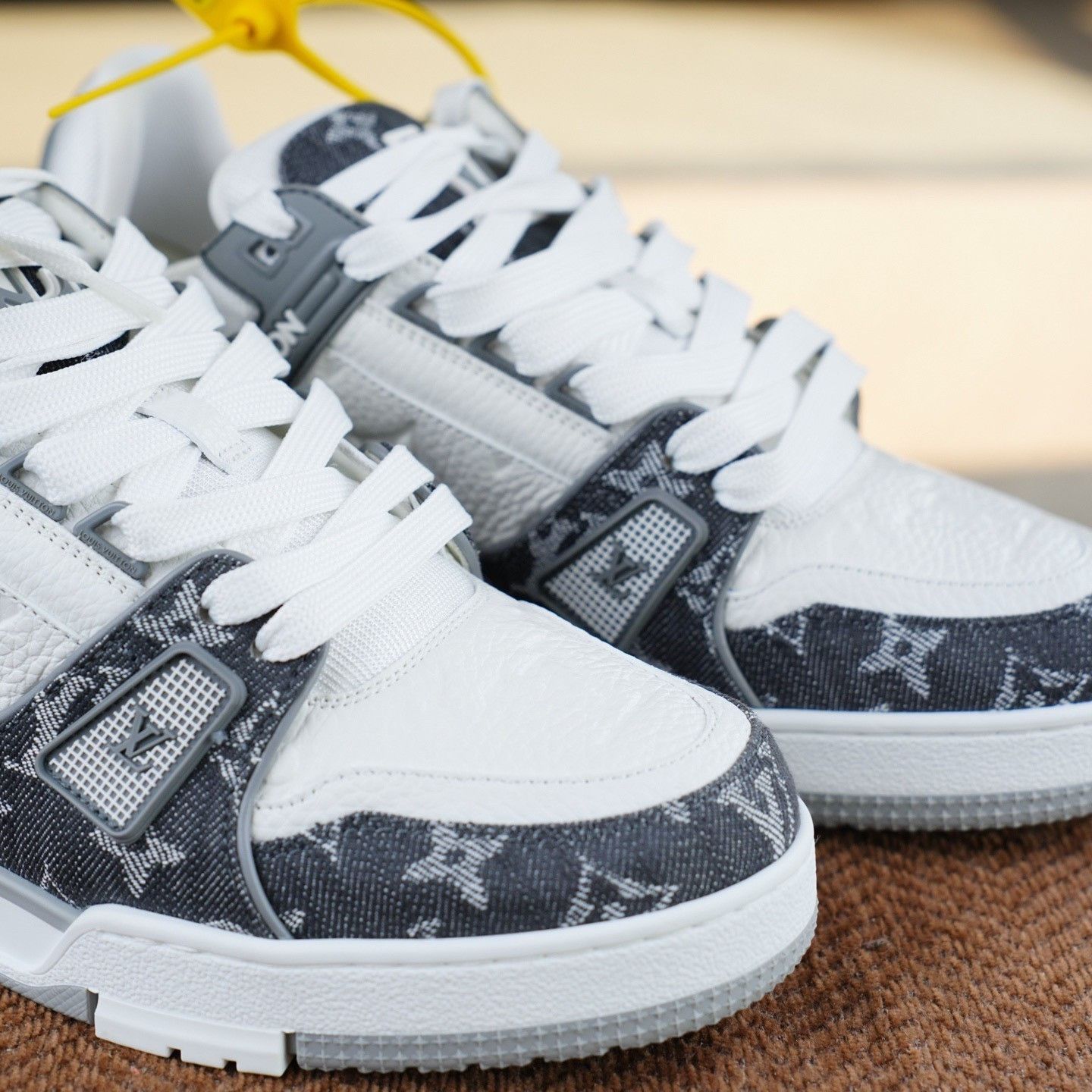 Louis Vuitton Louis Vuitton Training White Lowtop Sneakers 7.5 Men Size US 7.5 / EU 40-41 - 4 Thumbnail