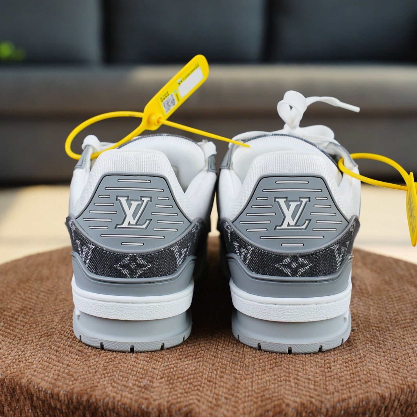 Louis Vuitton Louis Vuitton Training White Lowtop Sneakers 7.5 Men Size US 7.5 / EU 40-41 - 6 Thumbnail