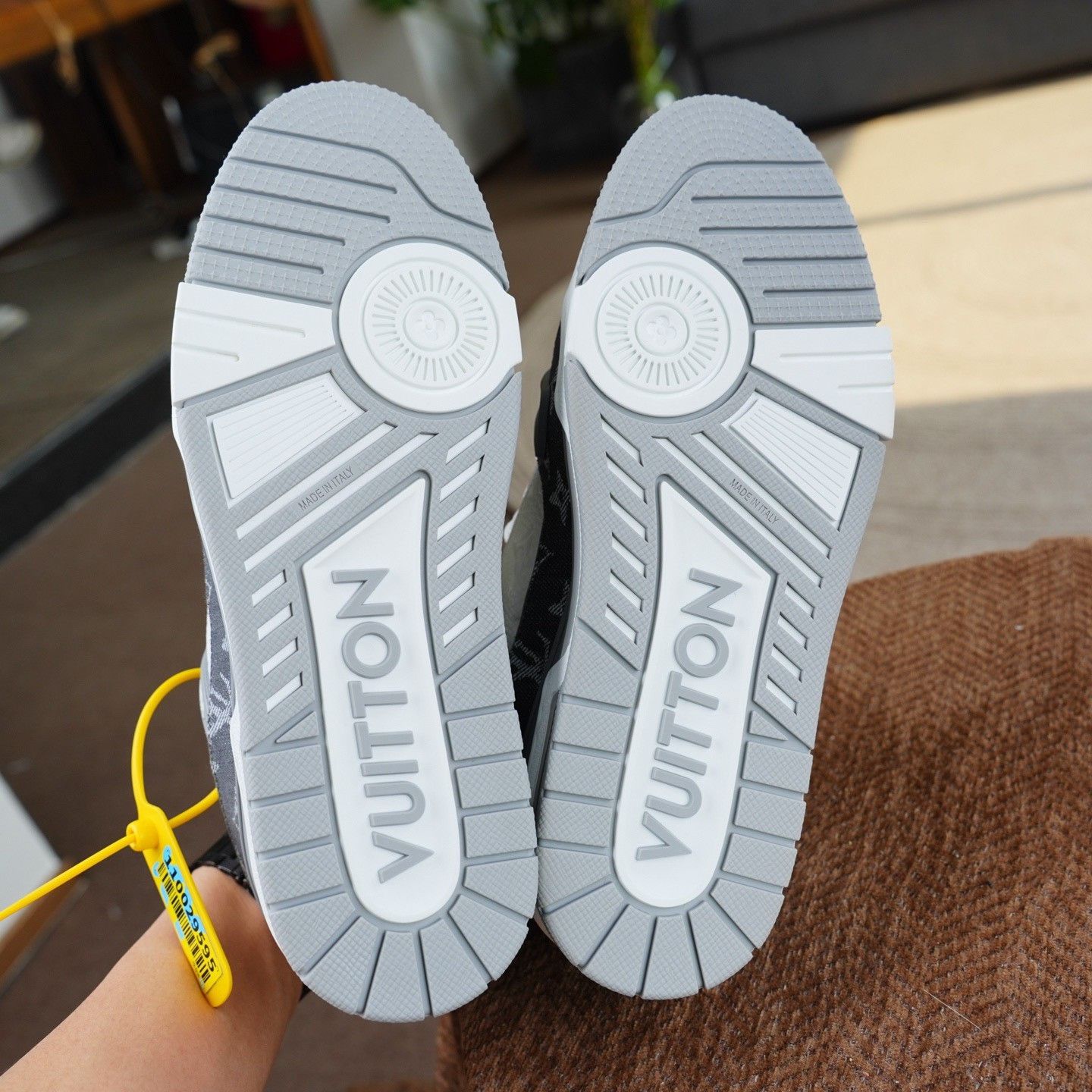 Louis Vuitton Louis Vuitton Training White Lowtop Sneakers 7.5 Men Size US 7.5 / EU 40-41 - 8 Thumbnail