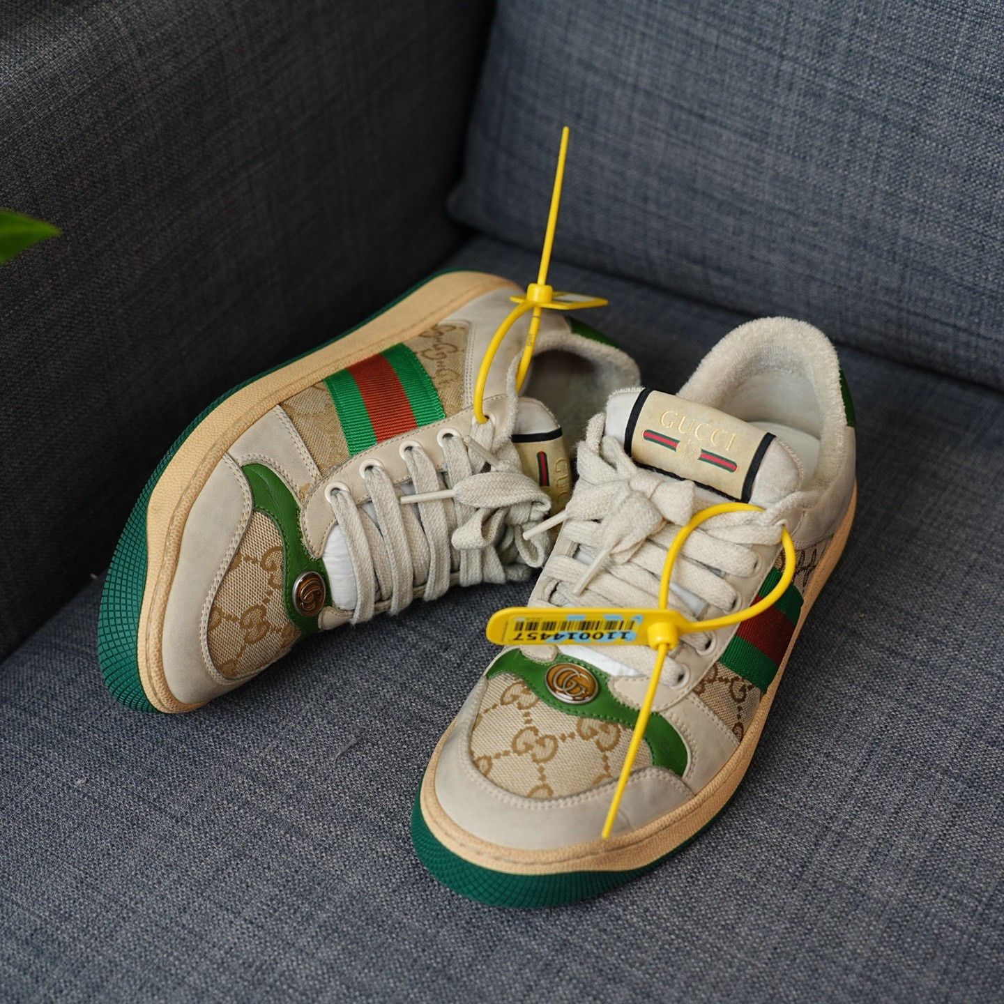 Gucci Gucci Distressed Green Lowtop Sneakers us_7 Women Size US 7 / IT 37 - 2 Thumbnail