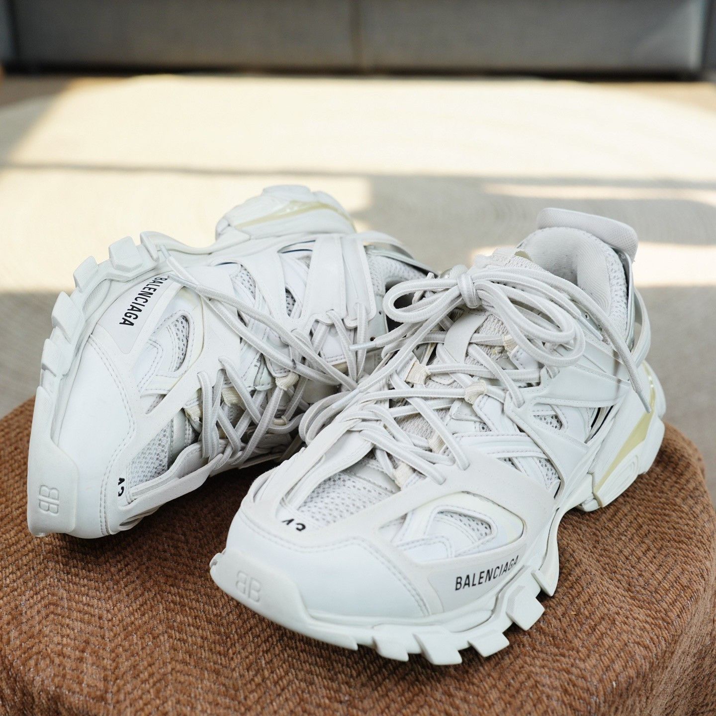 Balenciaga Balenciaga White Lowtop Sneakers 10 Men Size US 10 / EU 43 - 2 Thumbnail