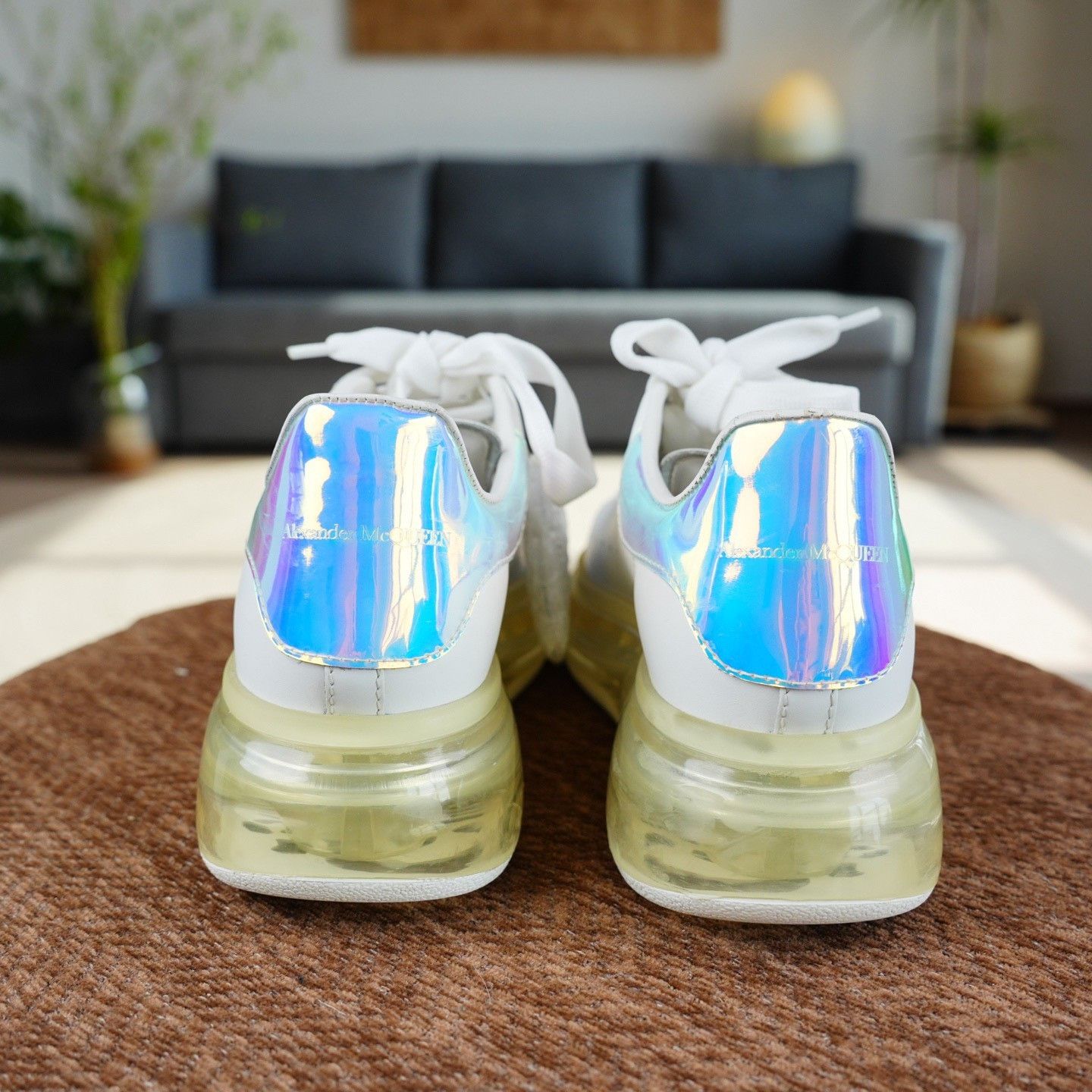 Alexander McQueen Alexander McQueen White Lowtop Sneakers us_7-5 Women Size US 7.5 / IT 37.5 - 6 Thumbnail