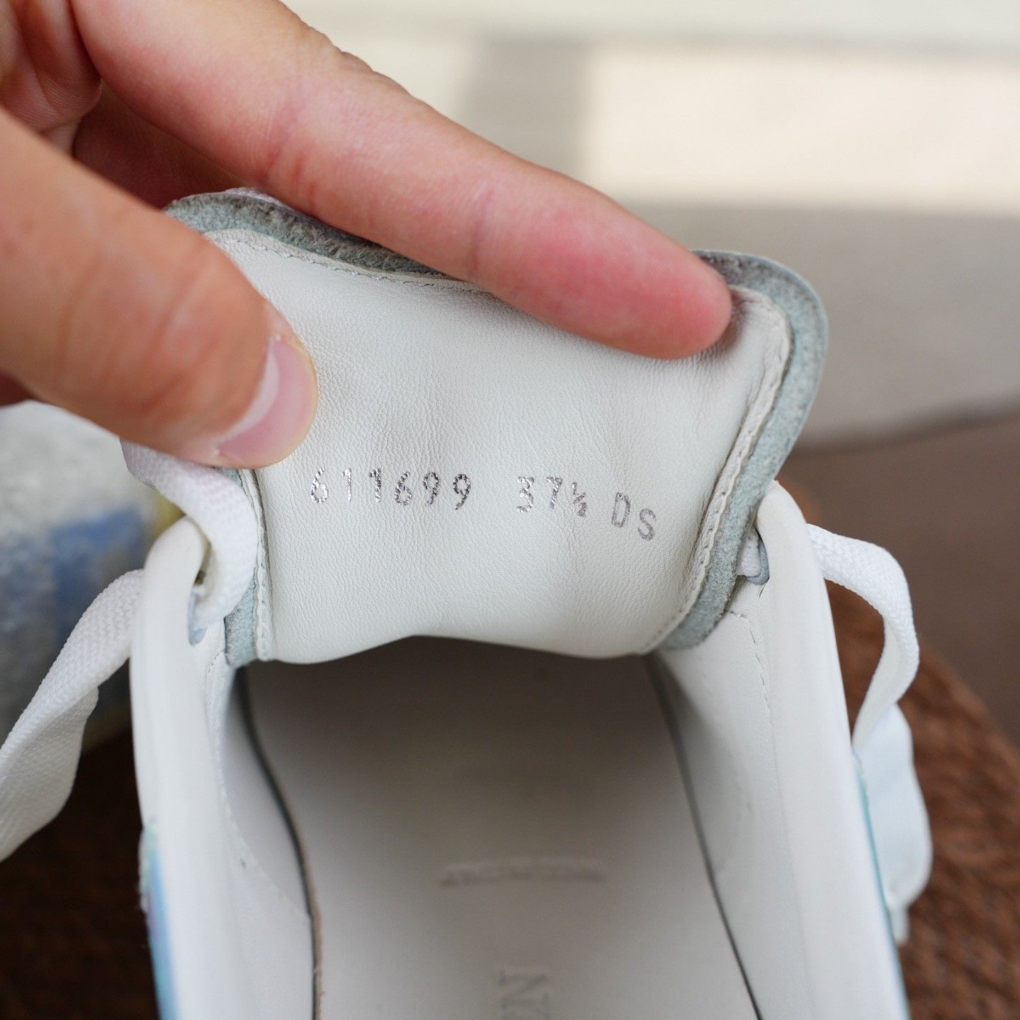 Alexander McQueen Alexander McQueen White Lowtop Sneakers us_7-5 Women Size US 7.5 / IT 37.5 - 7 Thumbnail