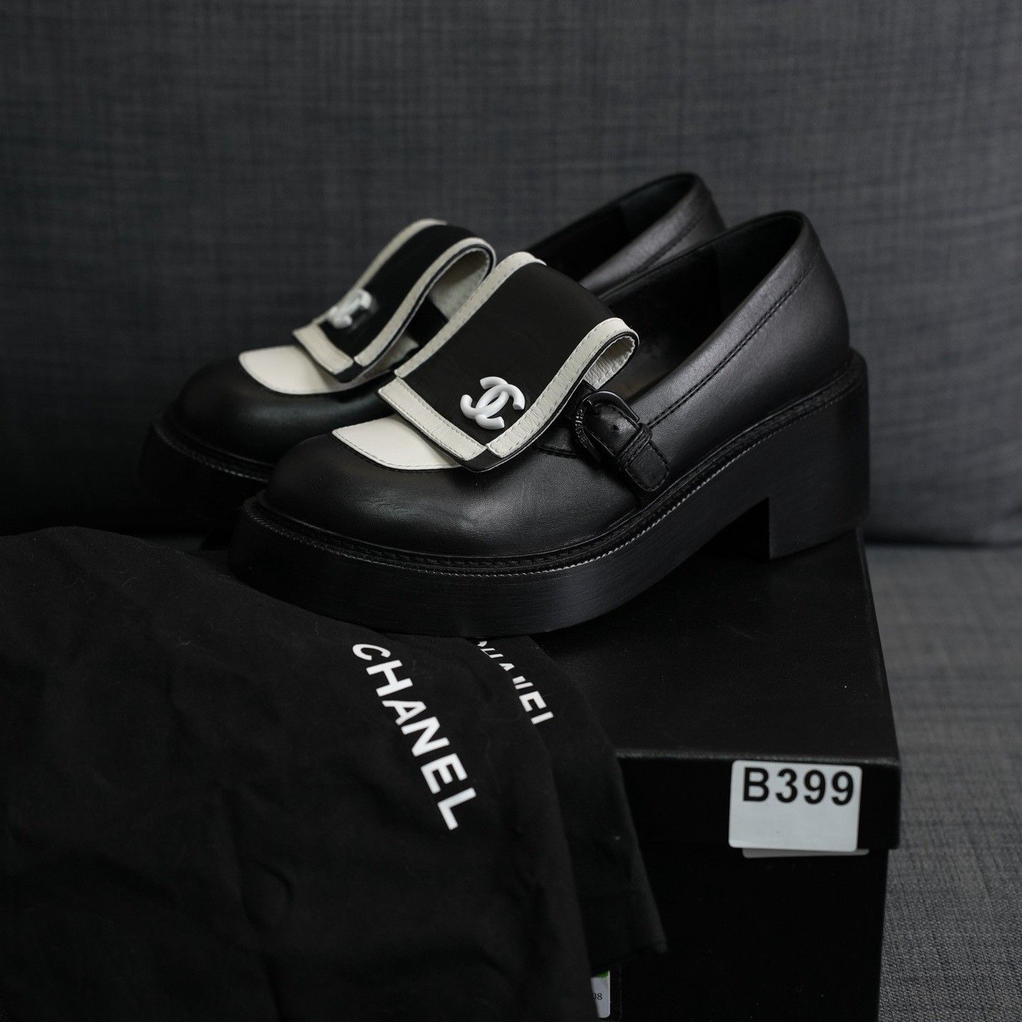 Chanel Chanel Black Lowtop Sneakers us_7-5 Women Size US 7.5 / IT 37.5 - 5 Thumbnail