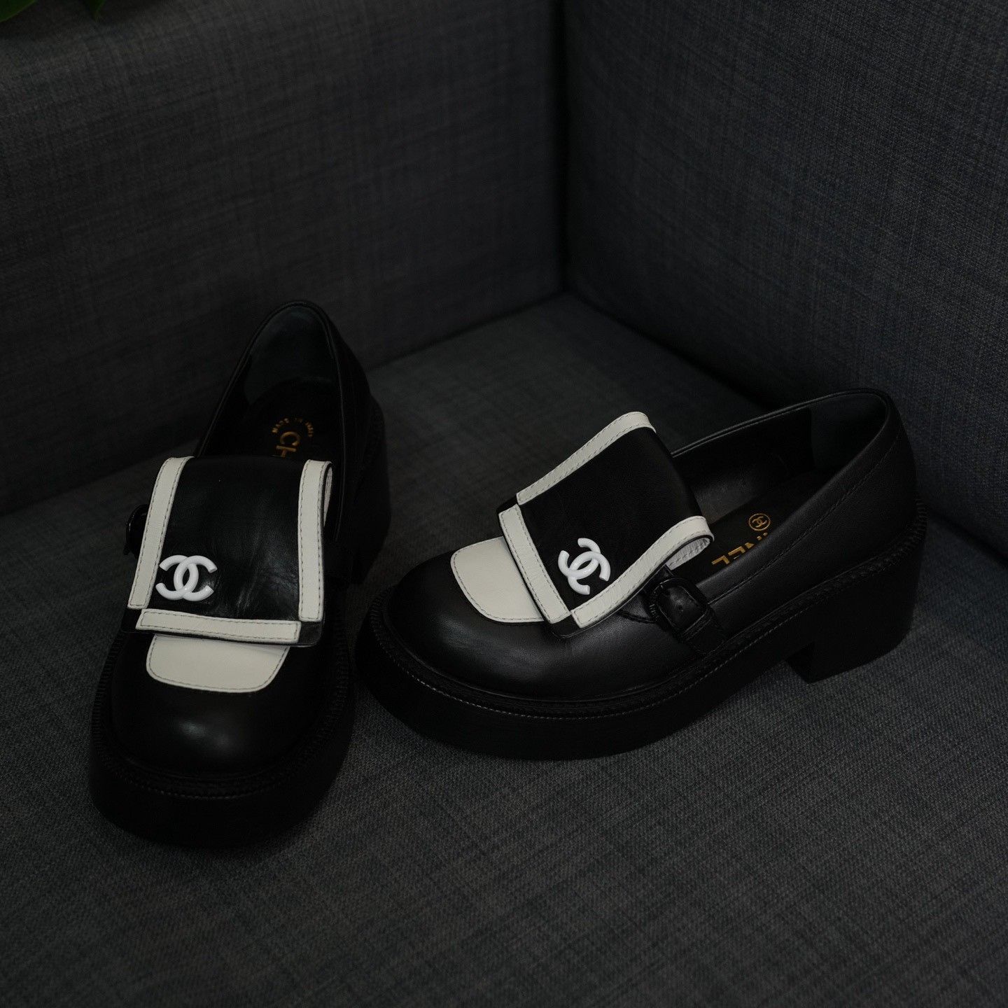 Chanel Chanel Black Lowtop Sneakers us_7-5 Women Size US 7.5 / IT 37.5 - 3 Thumbnail