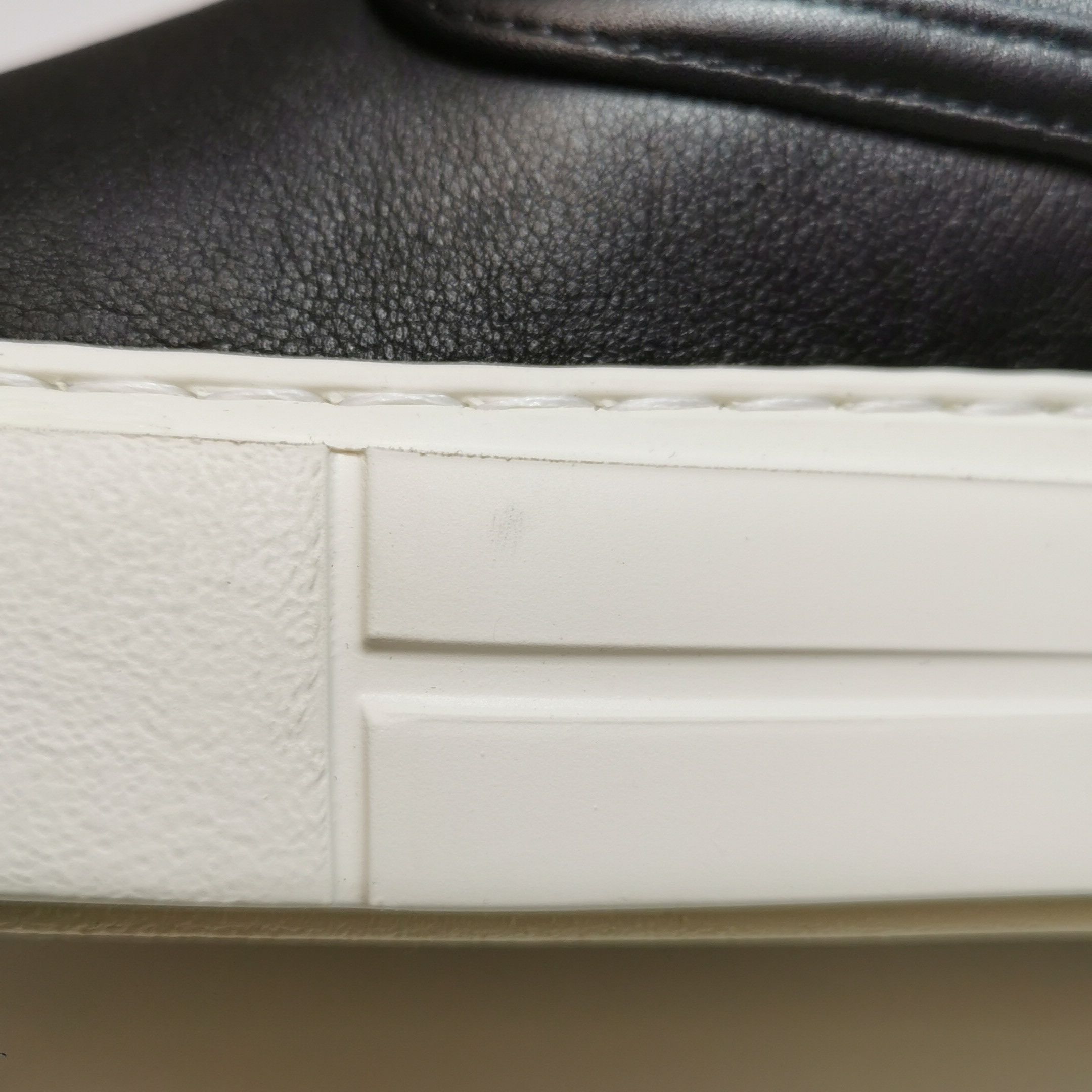 Salvatore Ferragamo Salvatore Ferragamo Gancini Leather High Top Sneakers 42 Size US 9 / EU 42 - 8 Thumbnail