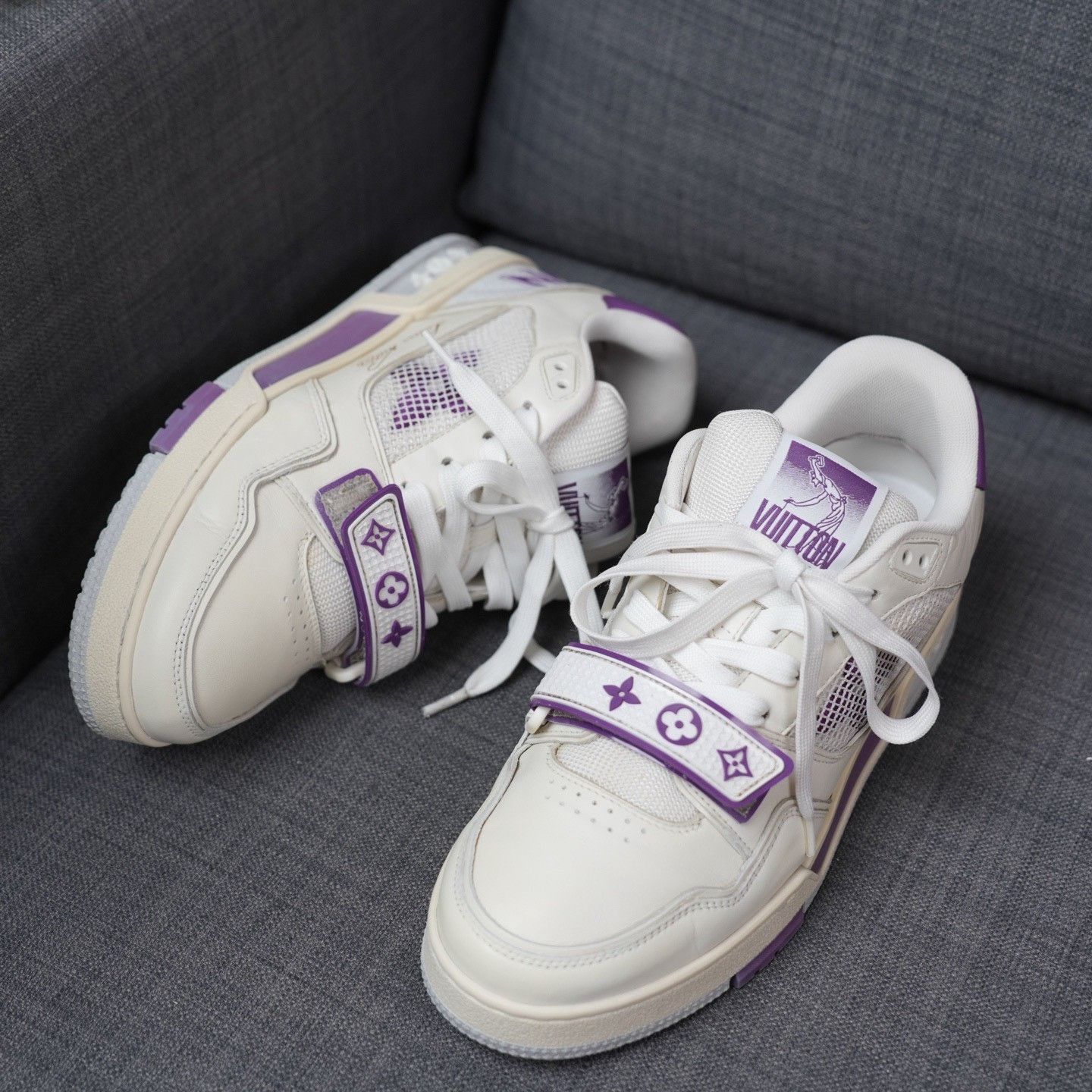 Louis Vuitton Louis Vuitton Training White Lowtop Sneakers 7.5 Men Size US 7.5 / EU 40-41 - 2 Thumbnail