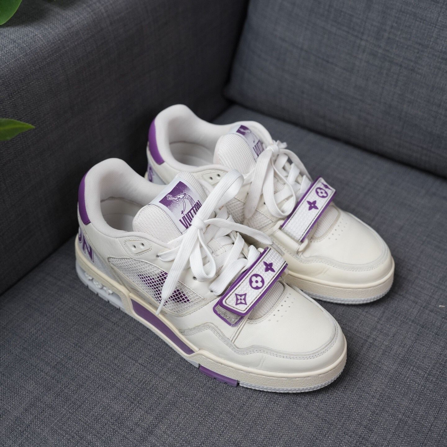 Louis Vuitton Louis Vuitton Training White Lowtop Sneakers 7.5 Men Size US 7.5 / EU 40-41 - 5 Thumbnail