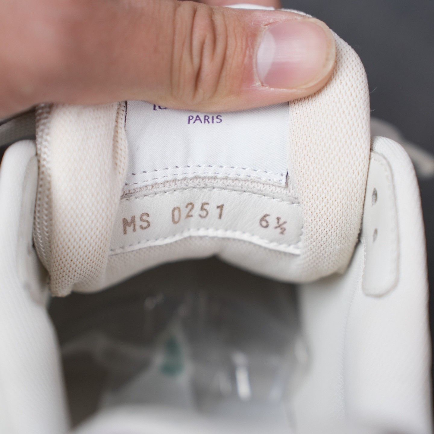 Louis Vuitton Louis Vuitton Training White Lowtop Sneakers 7.5 Men Size US 7.5 / EU 40-41 - 7 Thumbnail