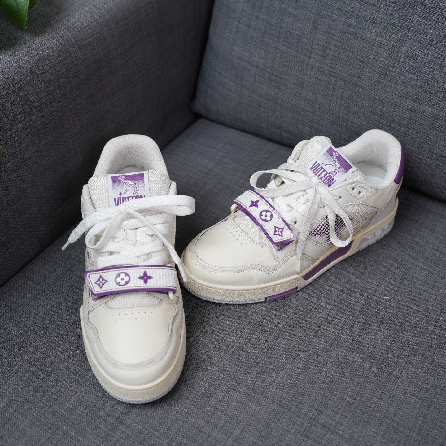 Louis Vuitton Louis Vuitton Training White Lowtop Sneakers 7.5 Men Size US 7.5 / EU 40-41 - 3 Thumbnail