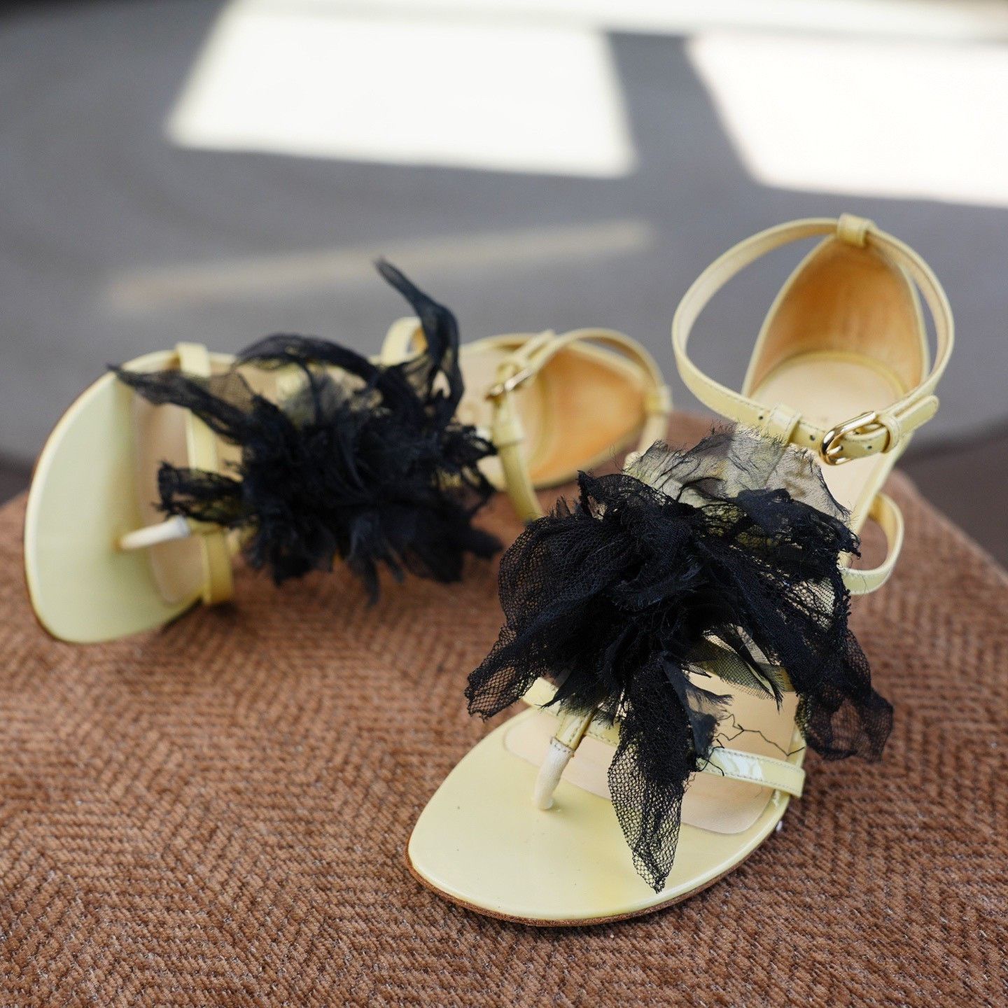 Chanel Chanel Floral White Sandals us_7 Women Size US 7 / IT 37 - 2 Thumbnail