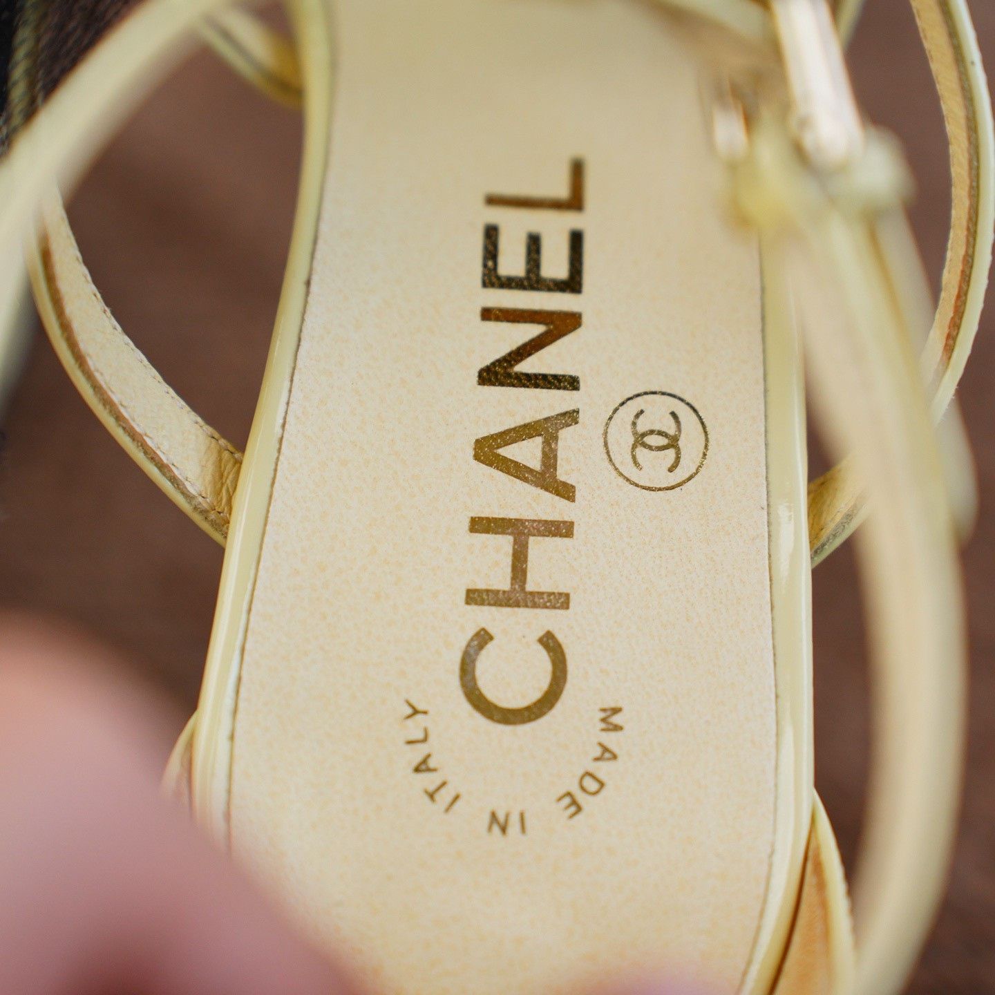 Chanel Chanel Floral White Sandals us_7 Women Size US 7 / IT 37 - 7 Thumbnail