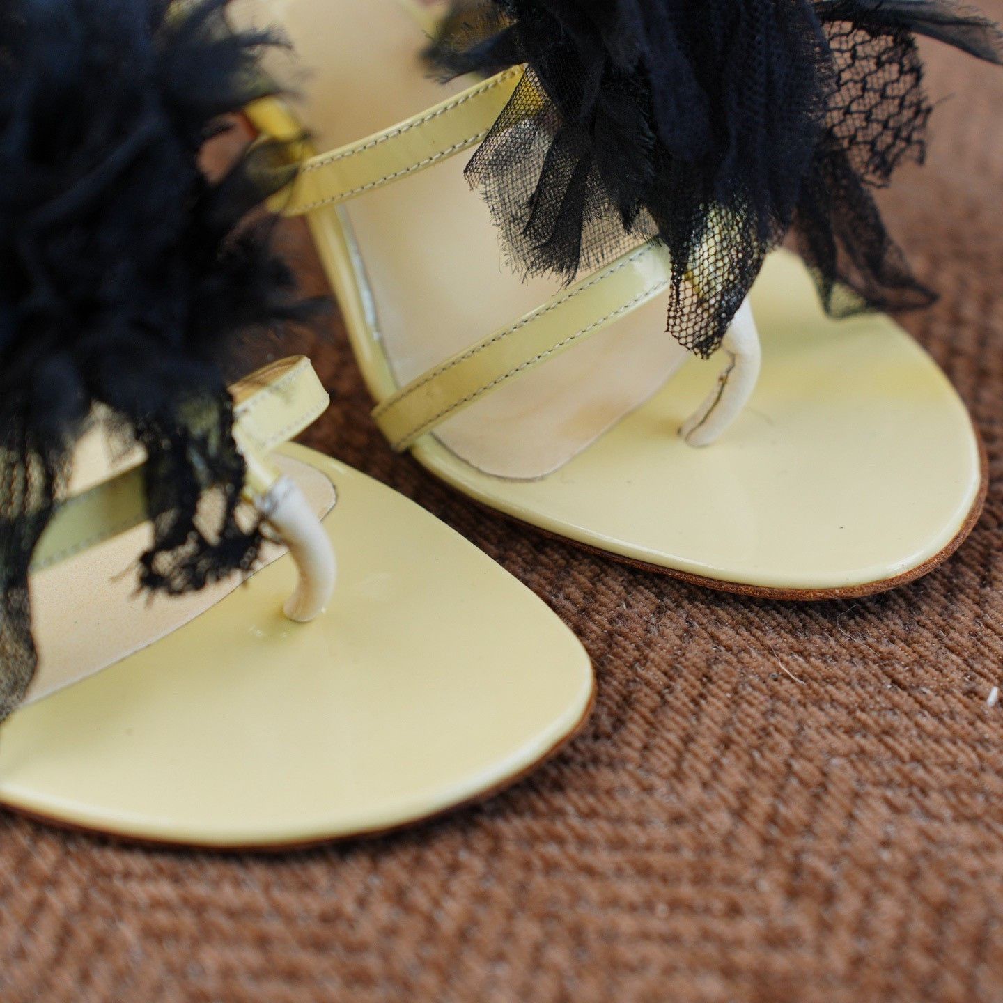 Chanel Chanel Floral White Sandals us_7 Women Size US 7 / IT 37 - 4 Thumbnail