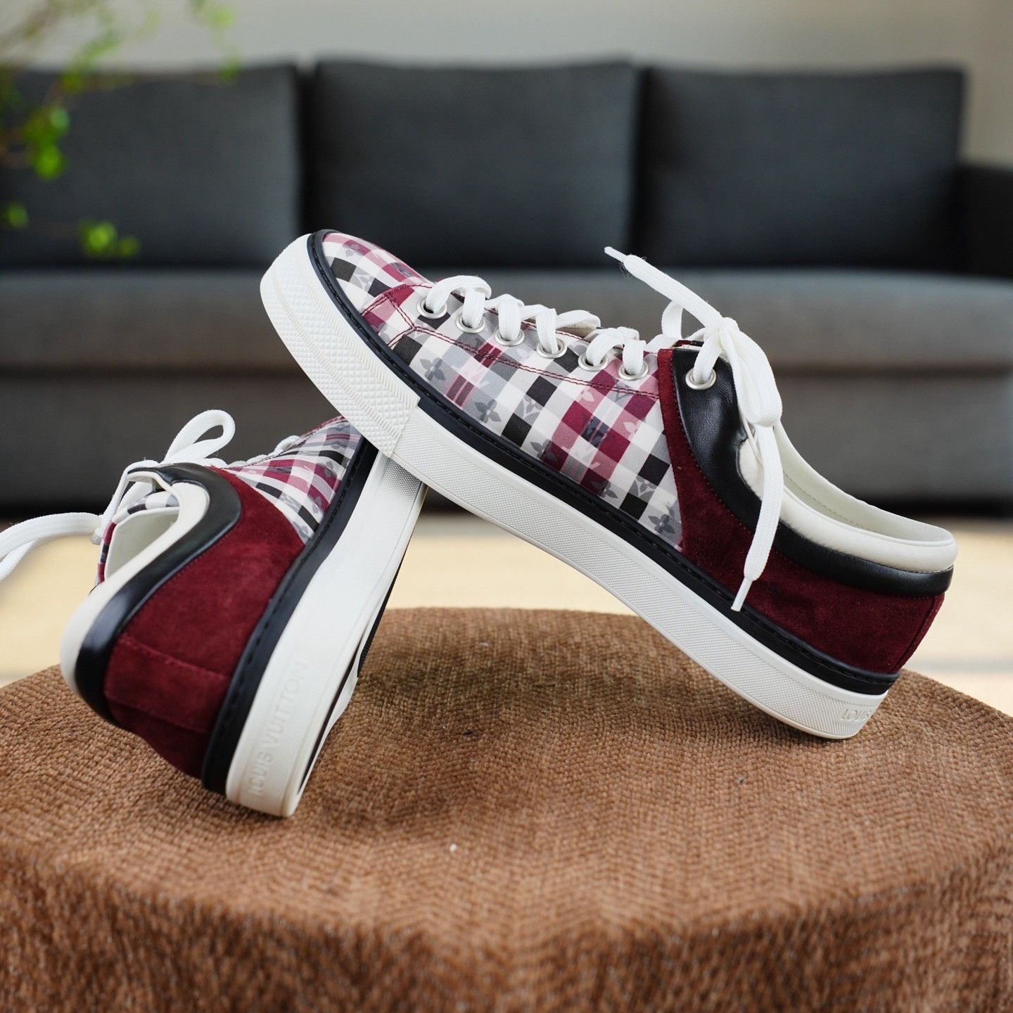 Louis Vuitton Louis Vuitton Casual Plaid Lowtop Sneakers us_10-5 Women Size US 10.5 / IT 40.5 - 7 Thumbnail