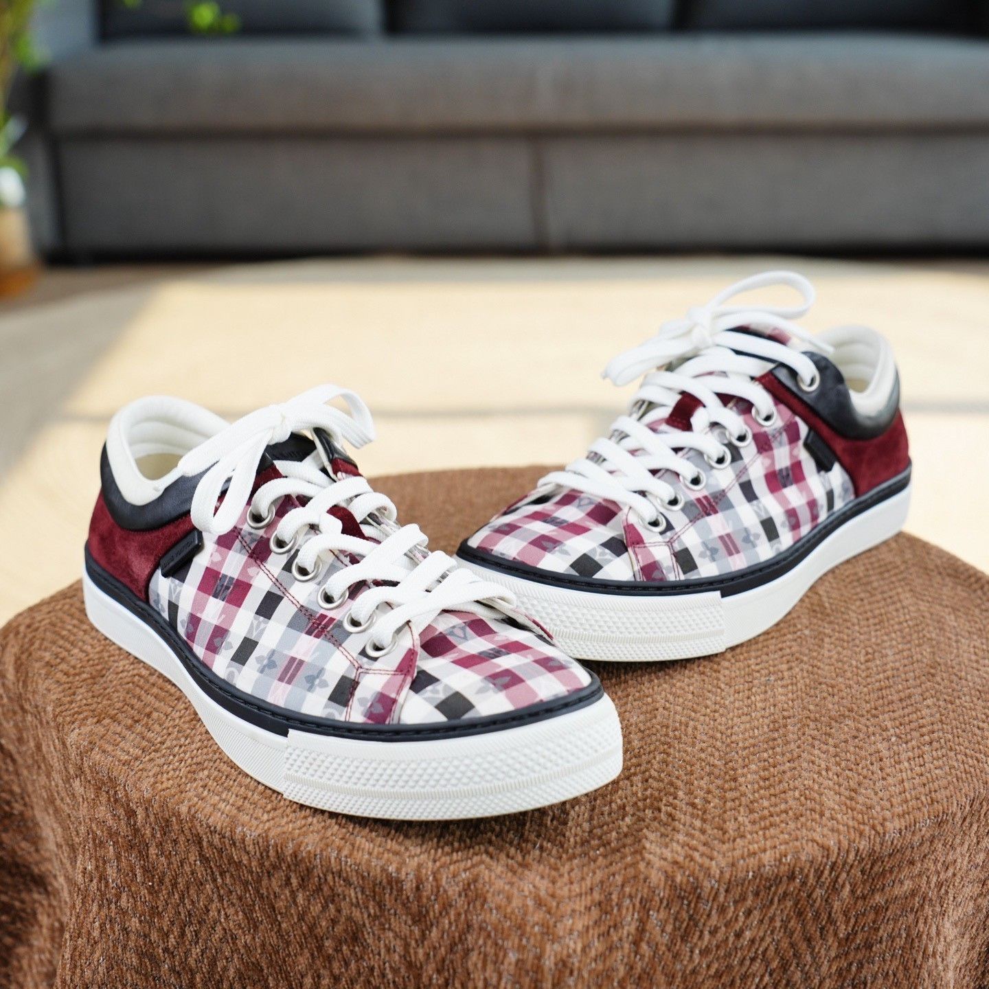 Louis Vuitton Louis Vuitton Casual Plaid Lowtop Sneakers us_10-5 Women Size US 10.5 / IT 40.5 - 3 Thumbnail