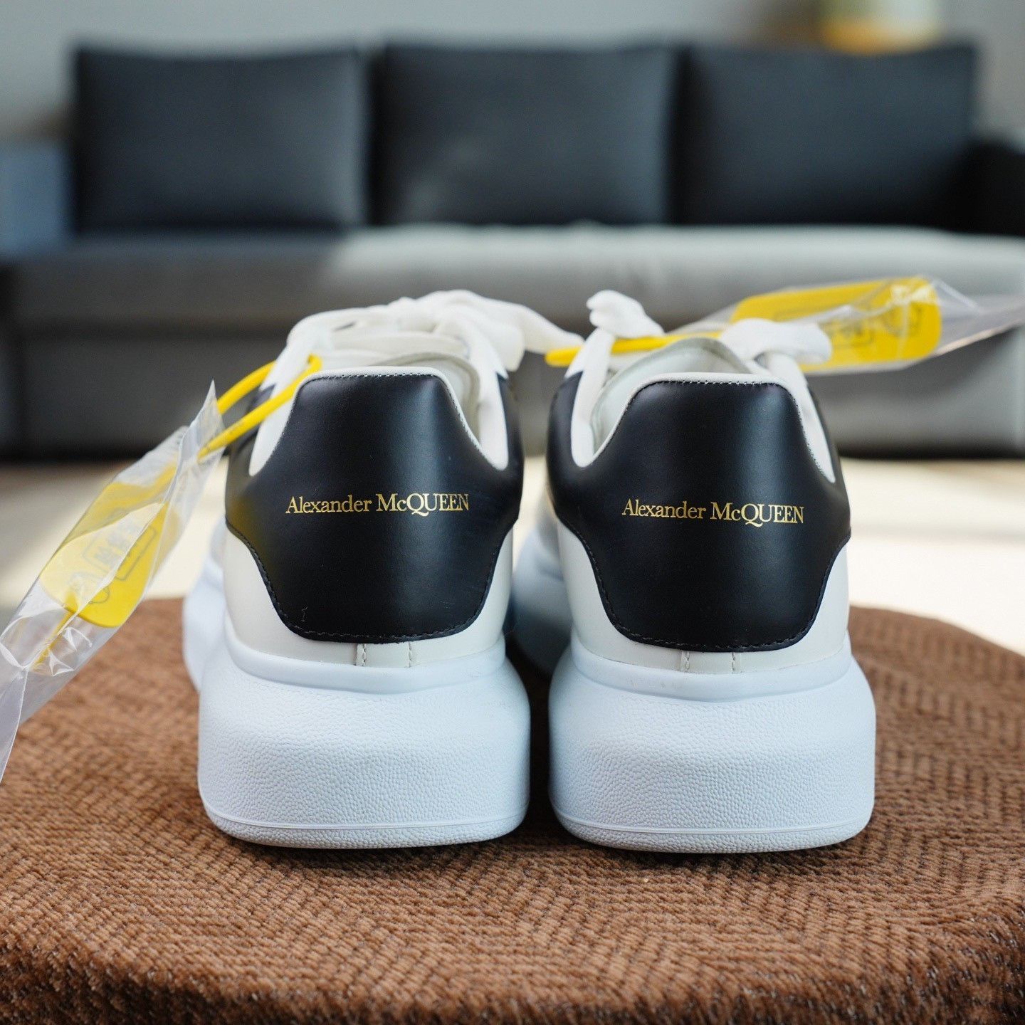 Alexander McQueen Alexander McQueen White Lowtop Sneakers 8.5 Men Size US 8.5 / EU 41-42 - 6 Thumbnail