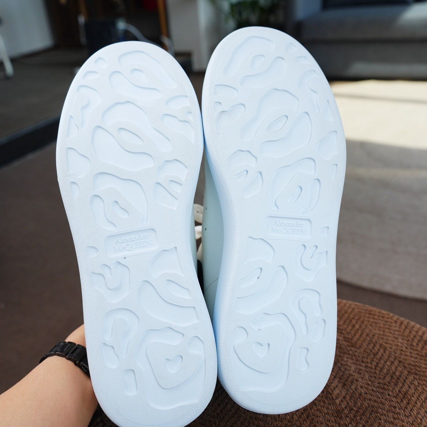 Alexander McQueen Alexander McQueen White Lowtop Sneakers 8.5 Men Size US 8.5 / EU 41-42 - 9 Thumbnail