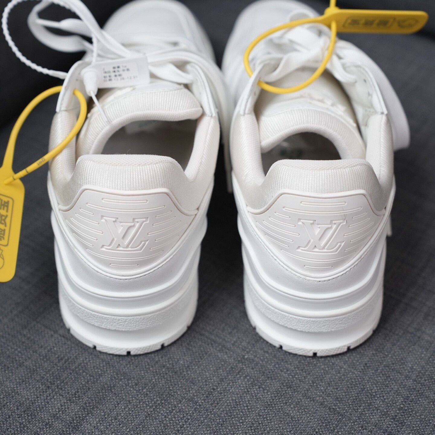 Louis Vuitton Louis Vuitton Training White Lowtop Sneakers 10 Men Size US 10 / EU 43 - 6 Thumbnail