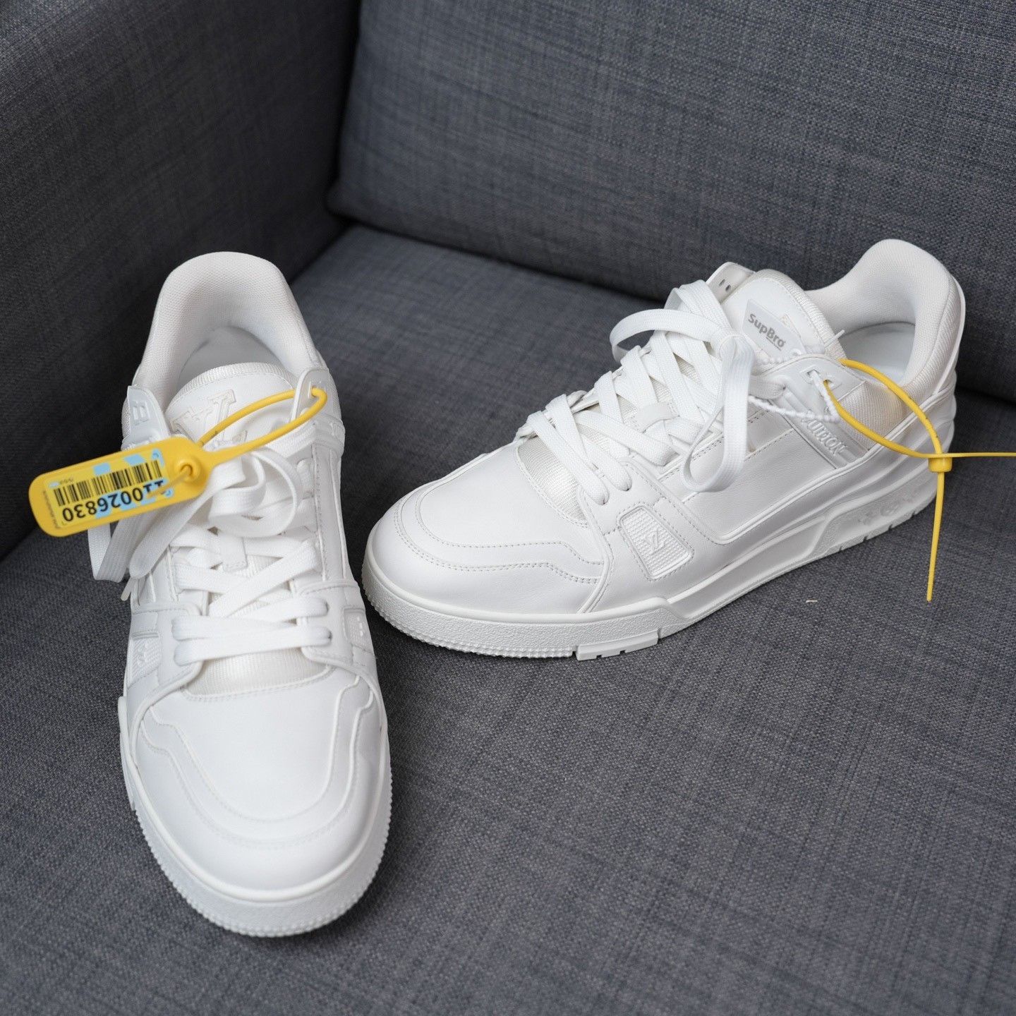 Louis Vuitton Louis Vuitton Training White Lowtop Sneakers 10 Men Size US 10 / EU 43 - 3 Thumbnail