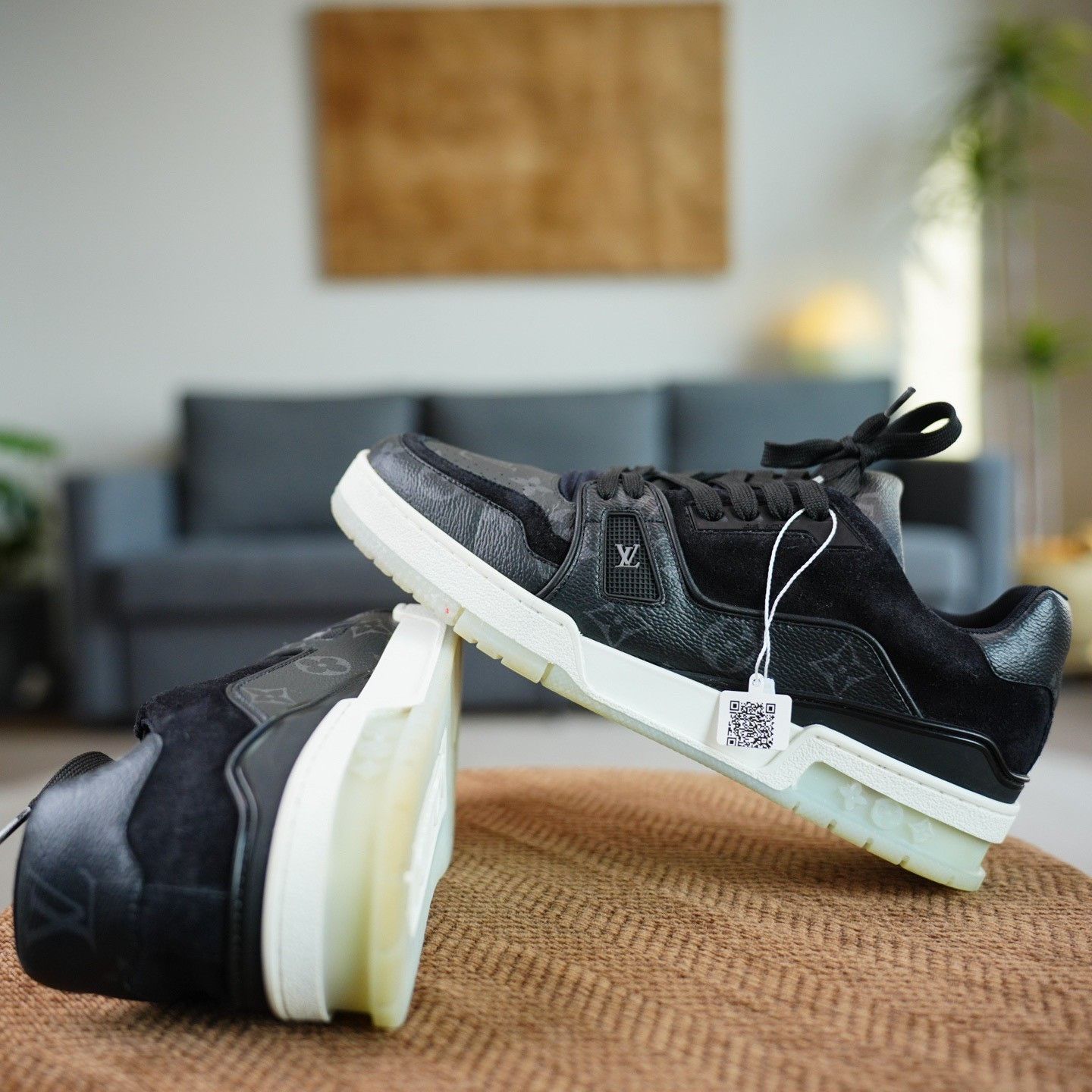 Louis Vuitton Louis Vuitton Training Black Lowtop Sneakers 7 Men Size US 7 / EU 40 - 8 Thumbnail