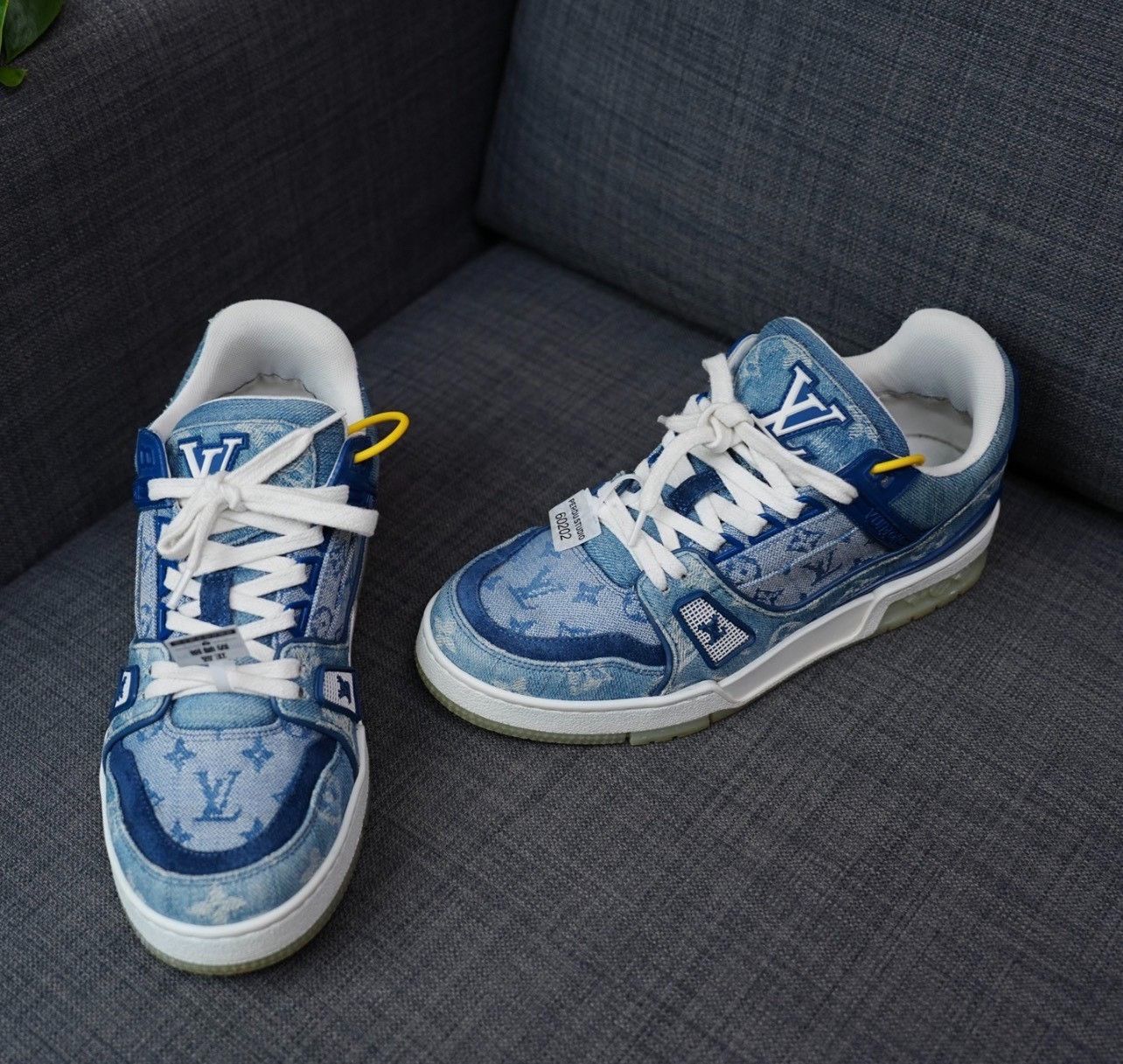 Louis Vuitton Louis Vuitton Training Blue Lowtop Sneakers us_9 Women Size US 9 / IT 39 - 3 Thumbnail